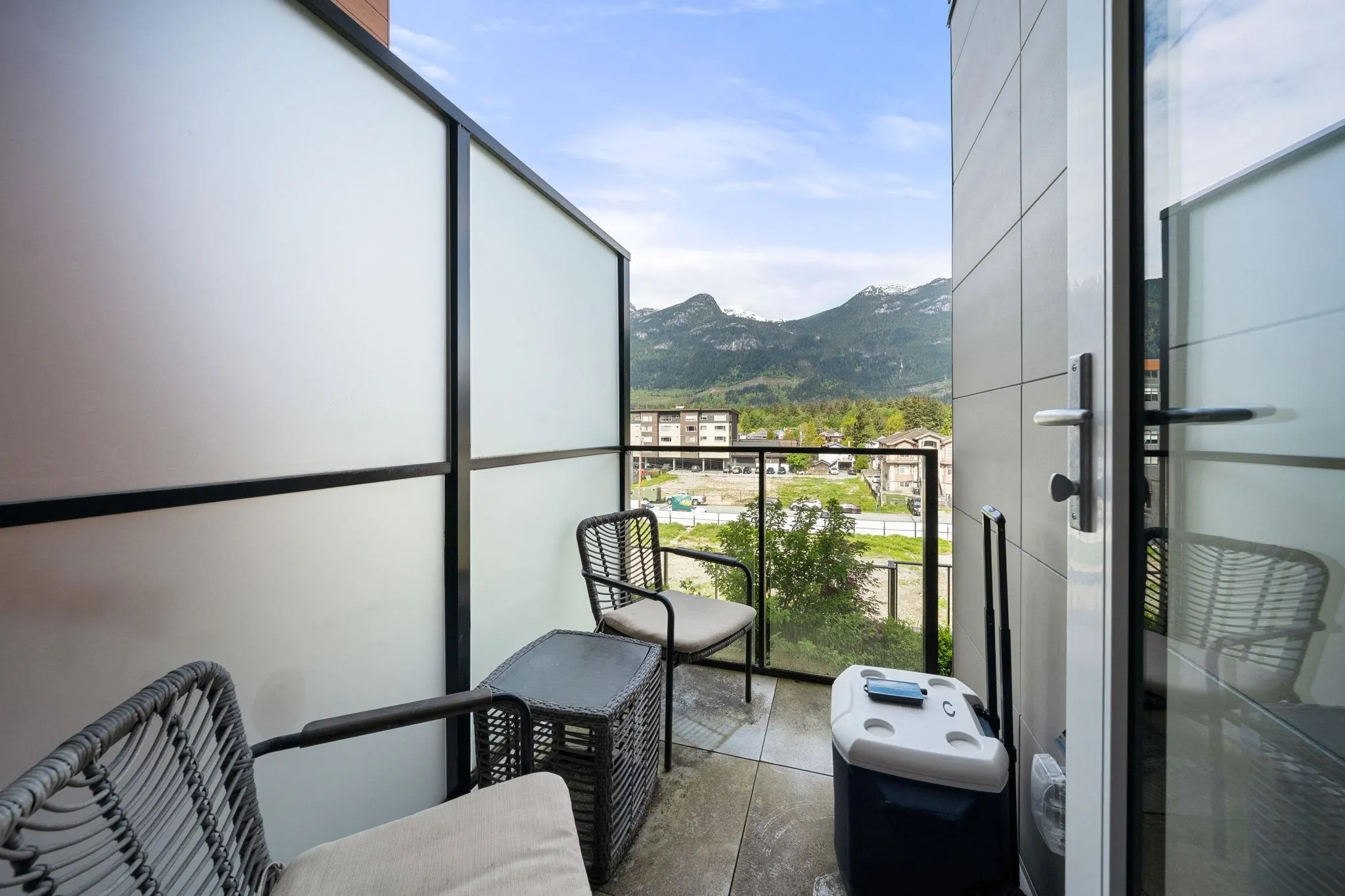 411 38033 Second Avenue