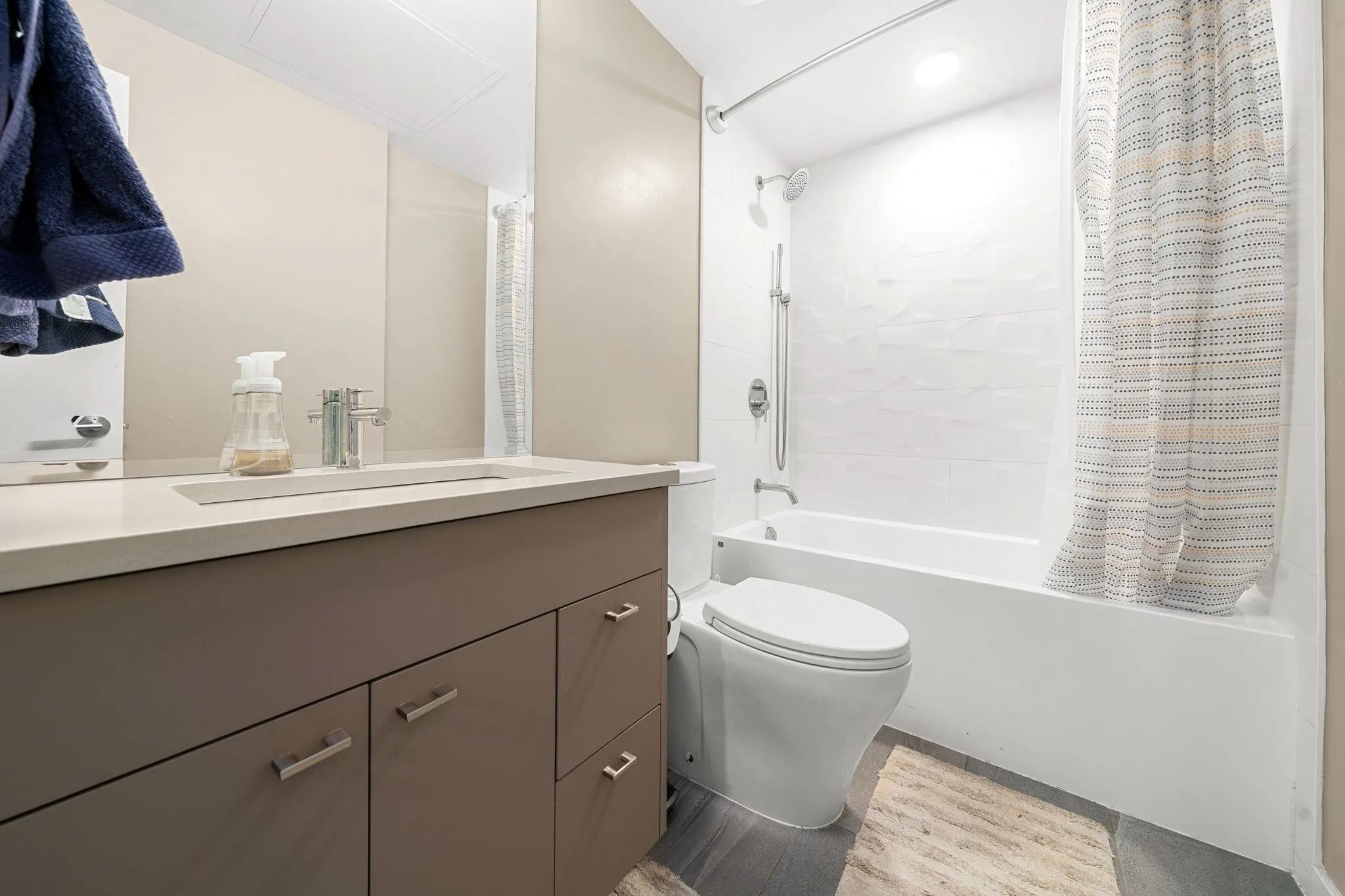 411 38033 Second Avenue