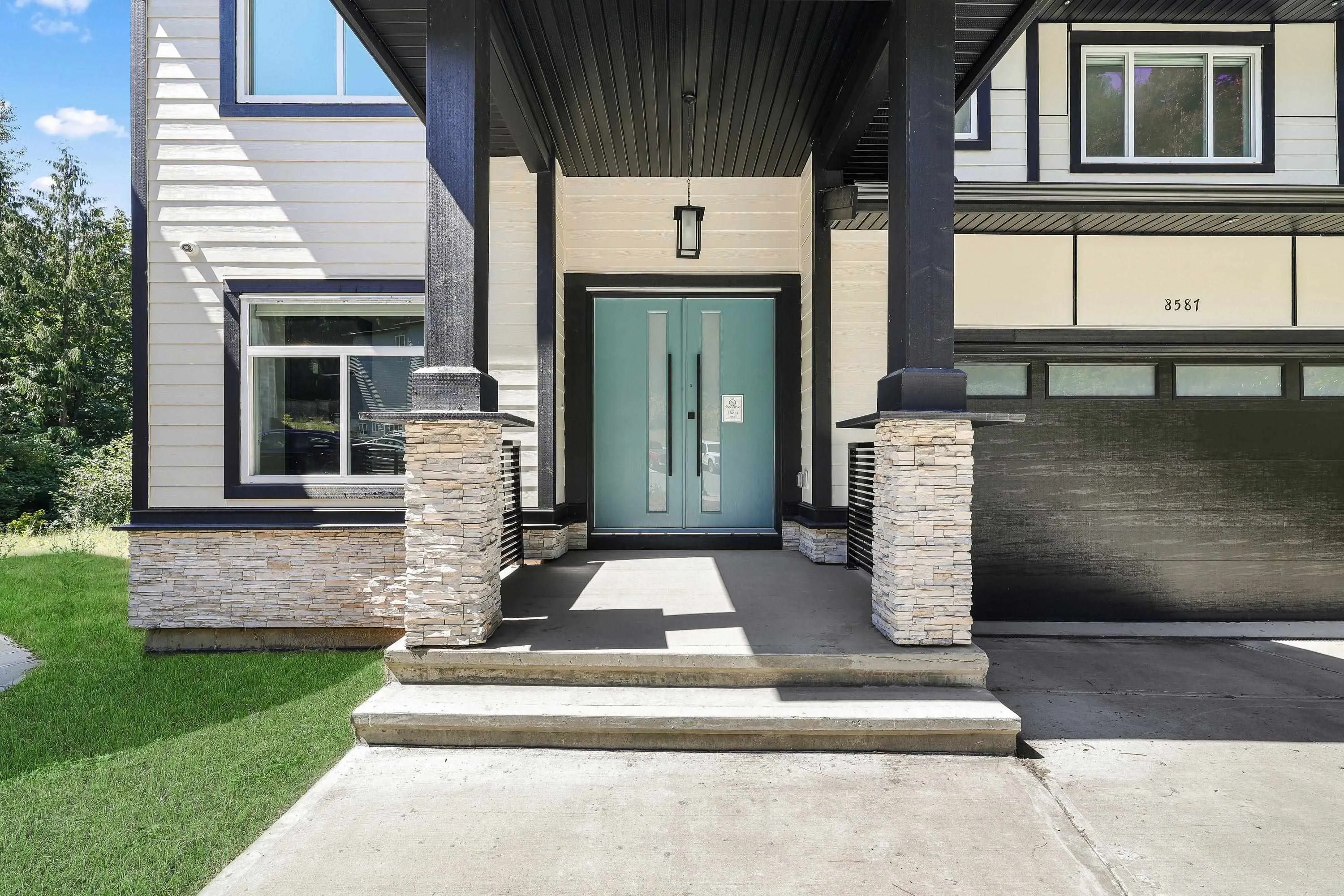 8587 Forest Gate Drive