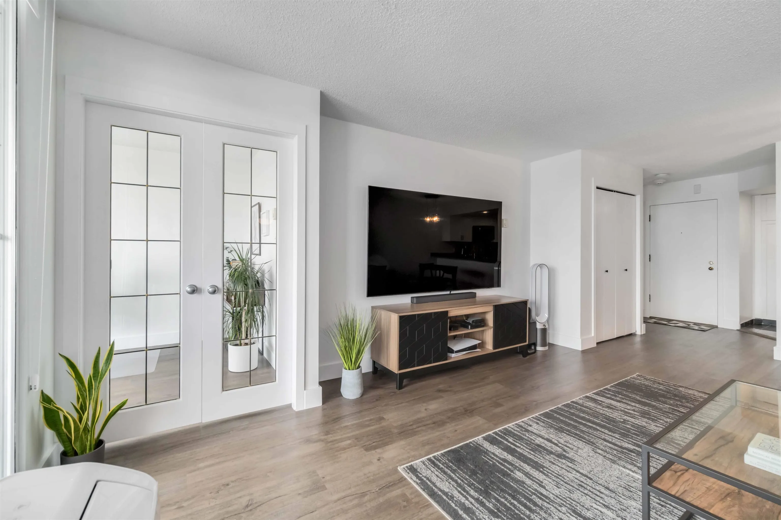 405 1045 Quayside Drive