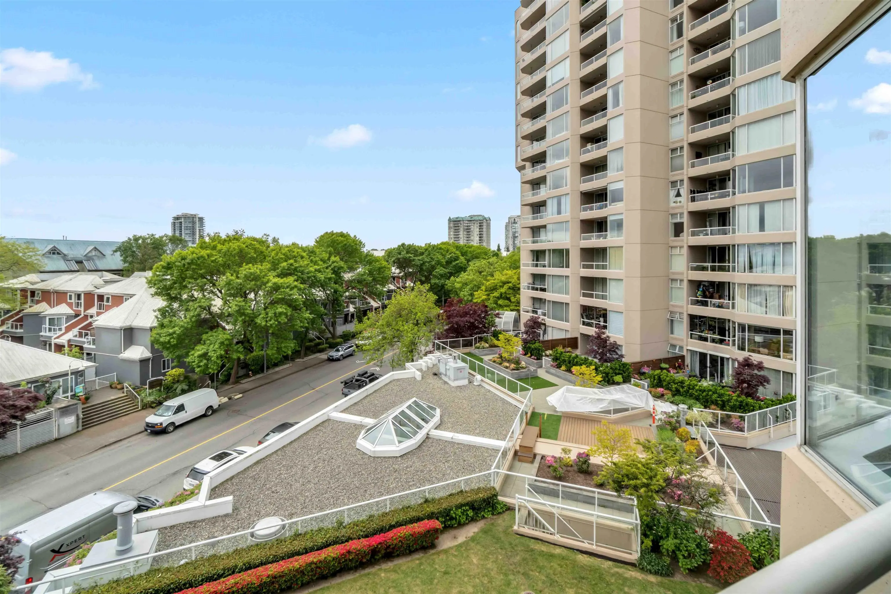 405 1045 Quayside Drive