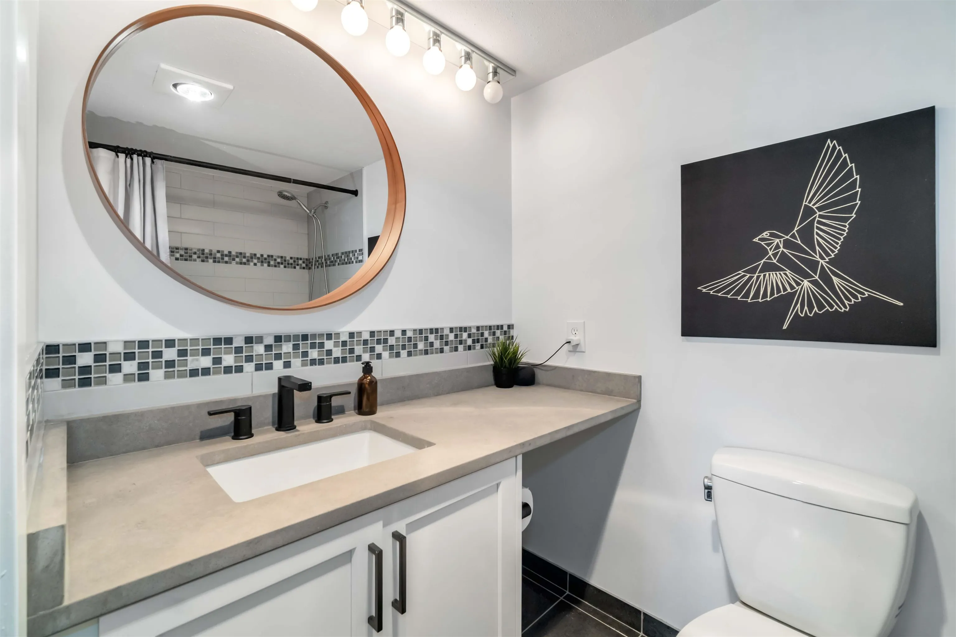 405 1045 Quayside Drive
