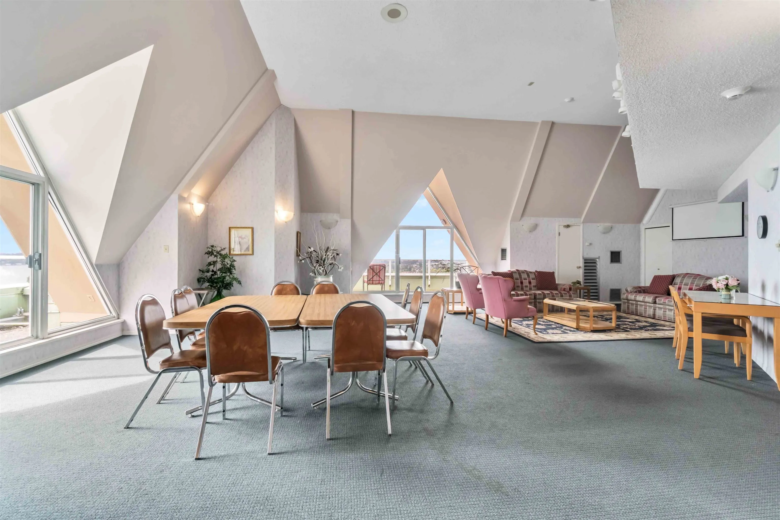 405 1045 Quayside Drive