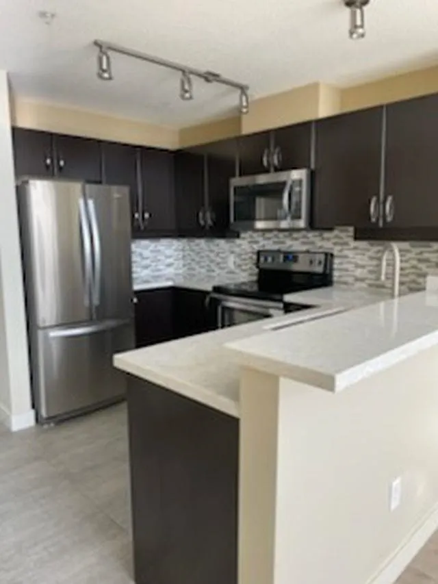 427 10838 City Parkway