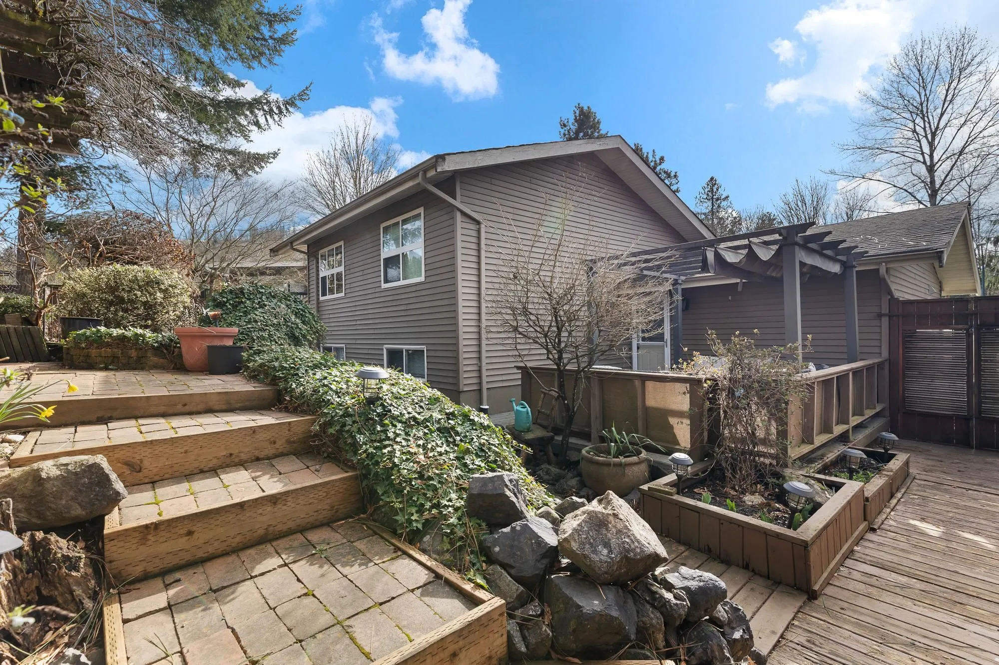 35291 Selkirk Avenue
