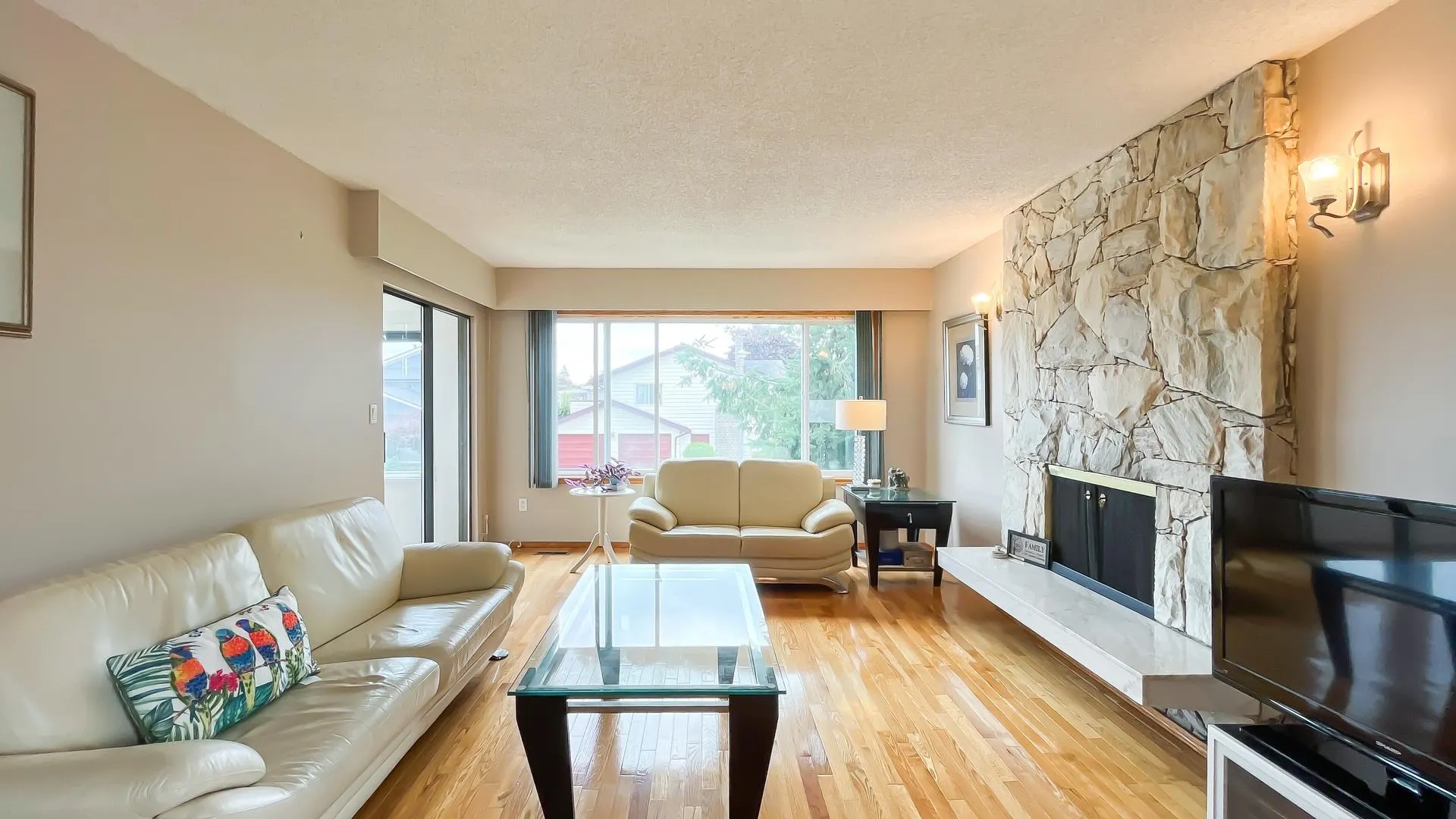 10531 Hollybank Drive