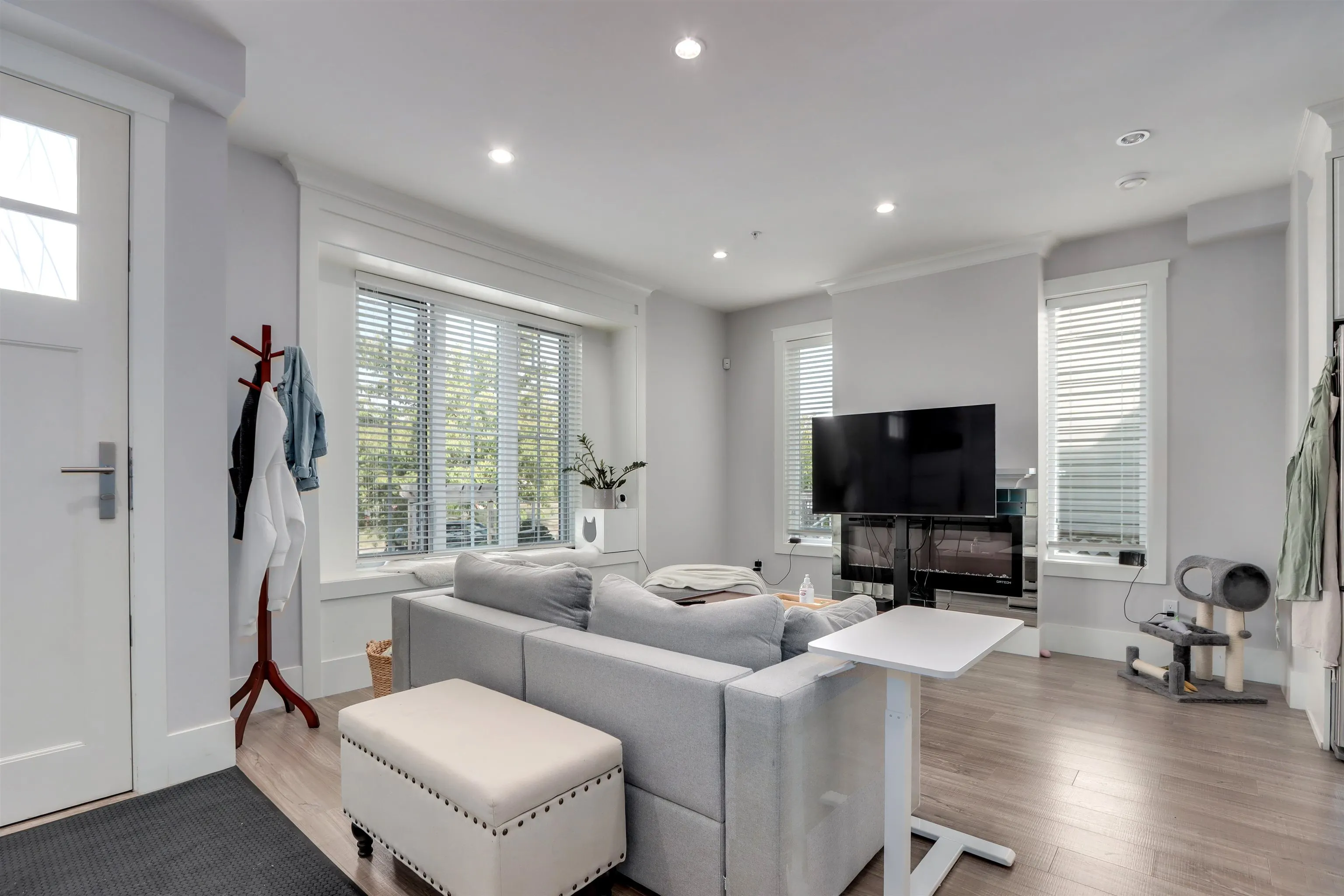 2496 Brock Street
