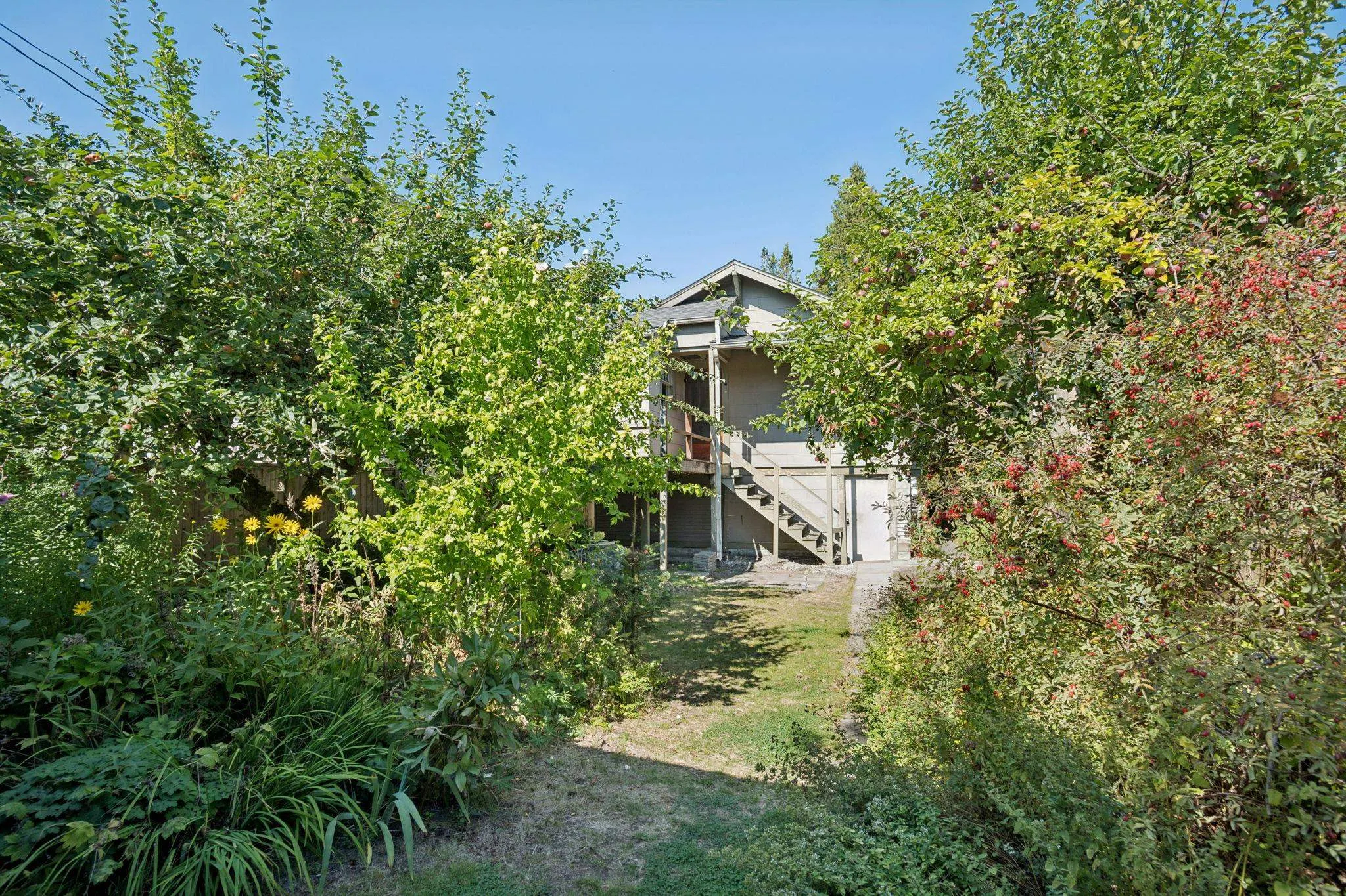 2746 West 41st