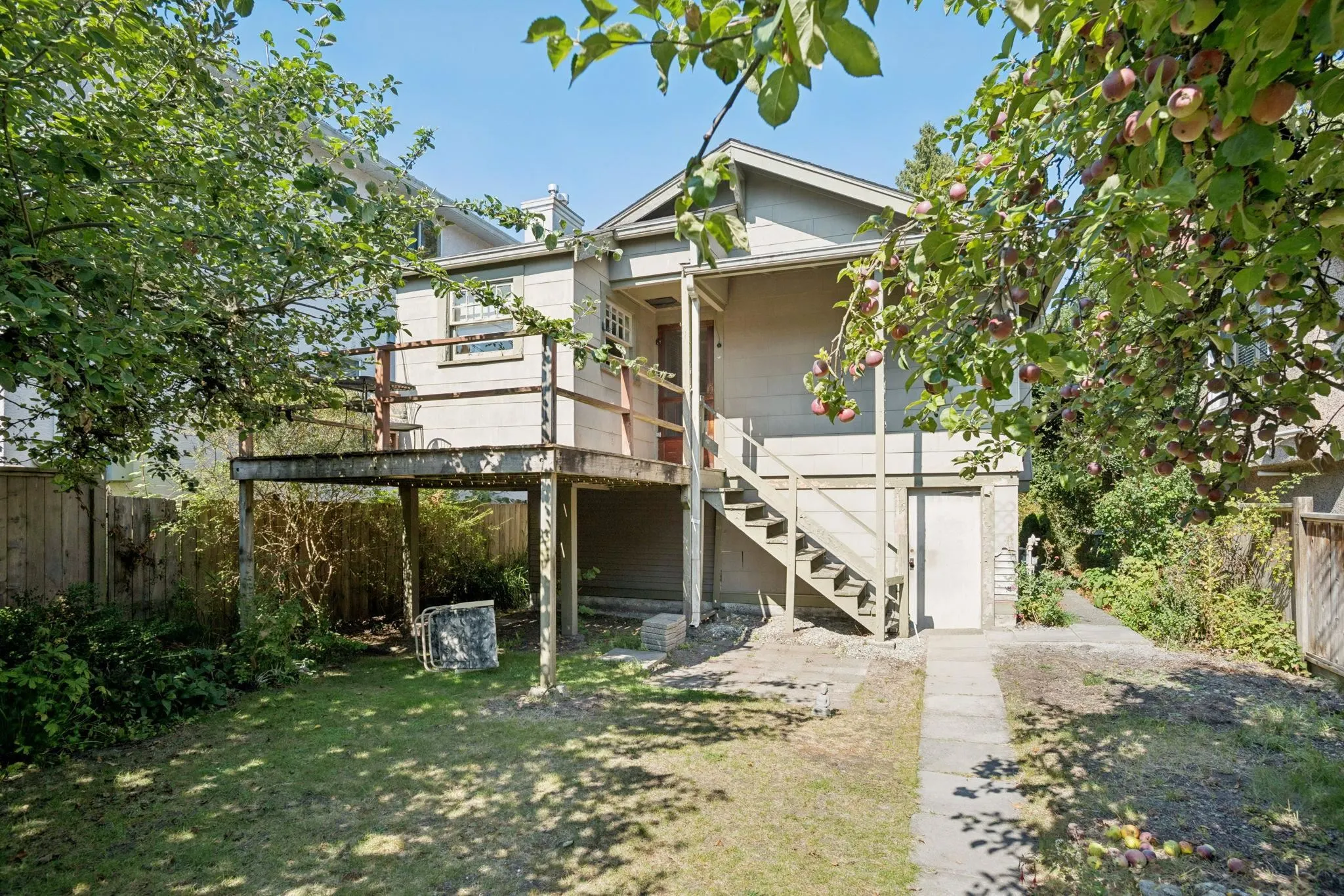 2746 West 41st