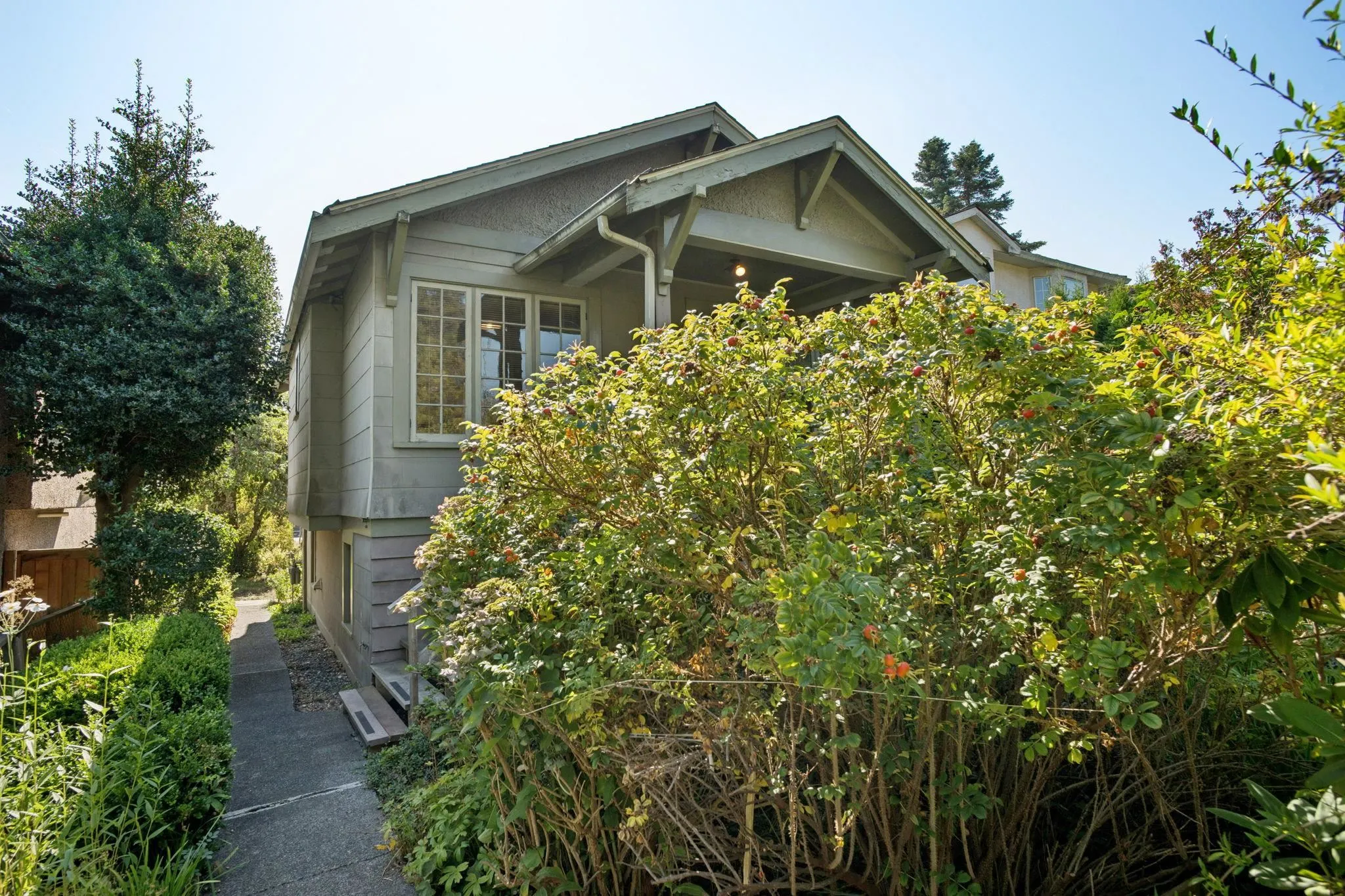 2746 West 41st