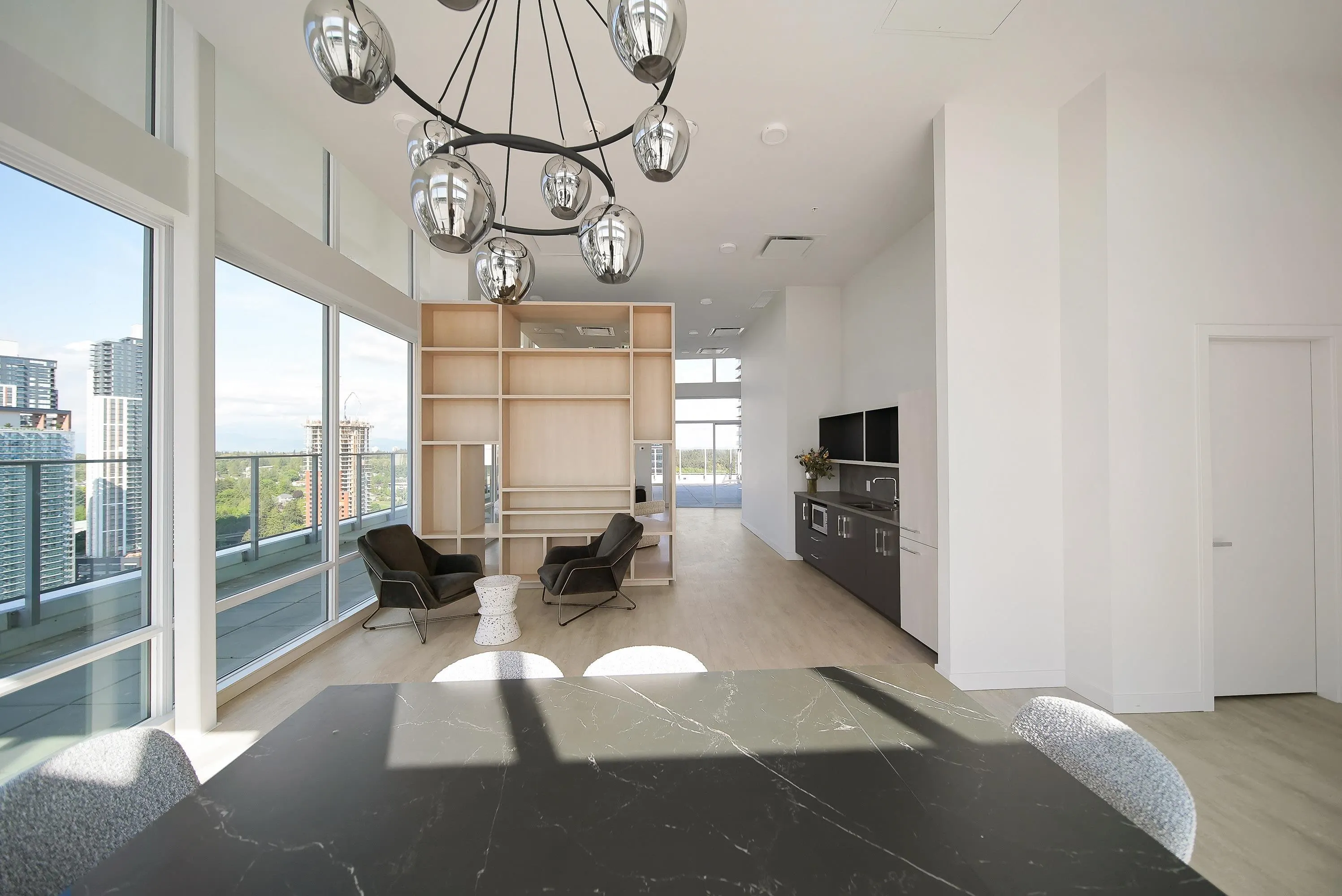 1808 9675 King George Boulevard
