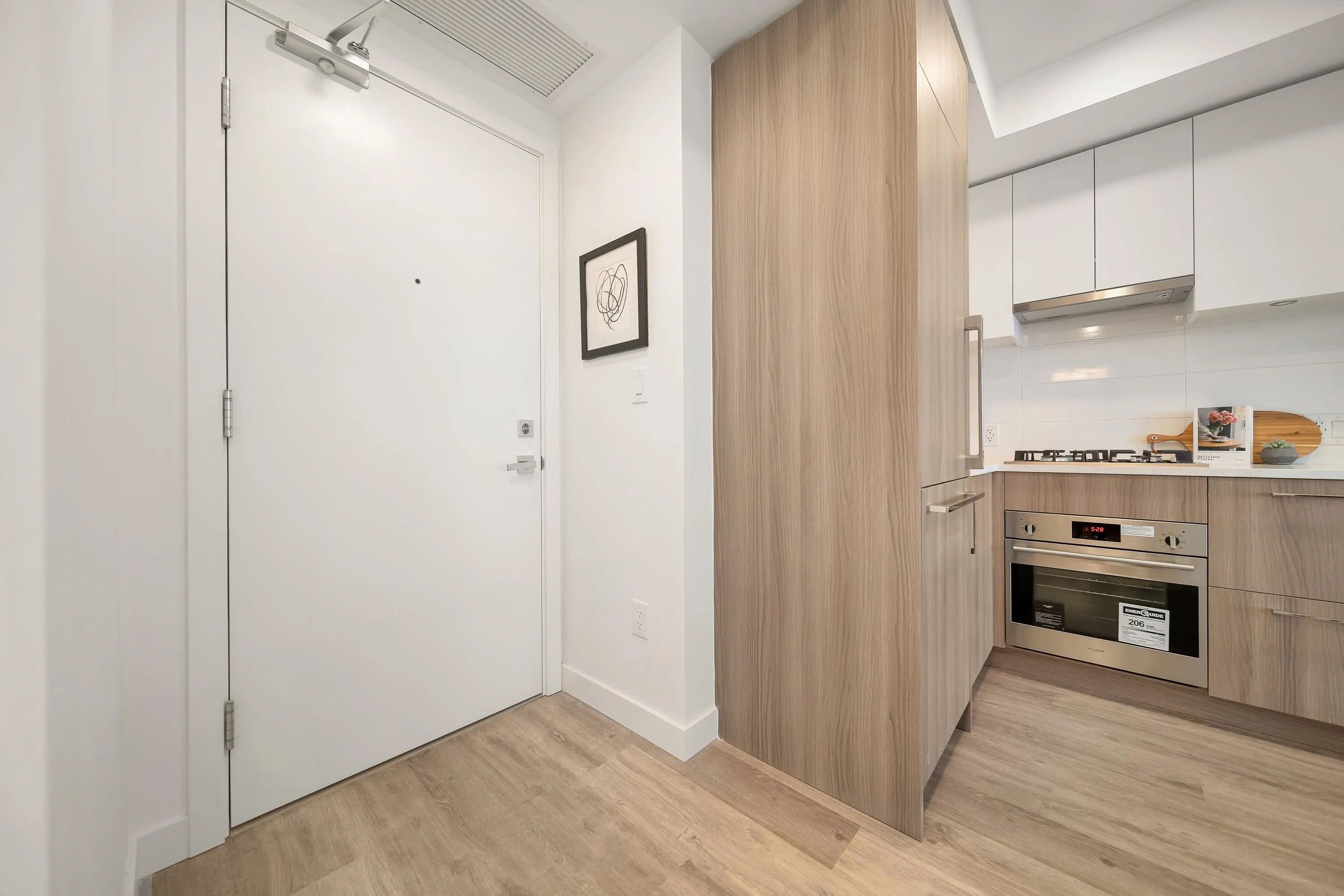 1808 9675 King George Boulevard