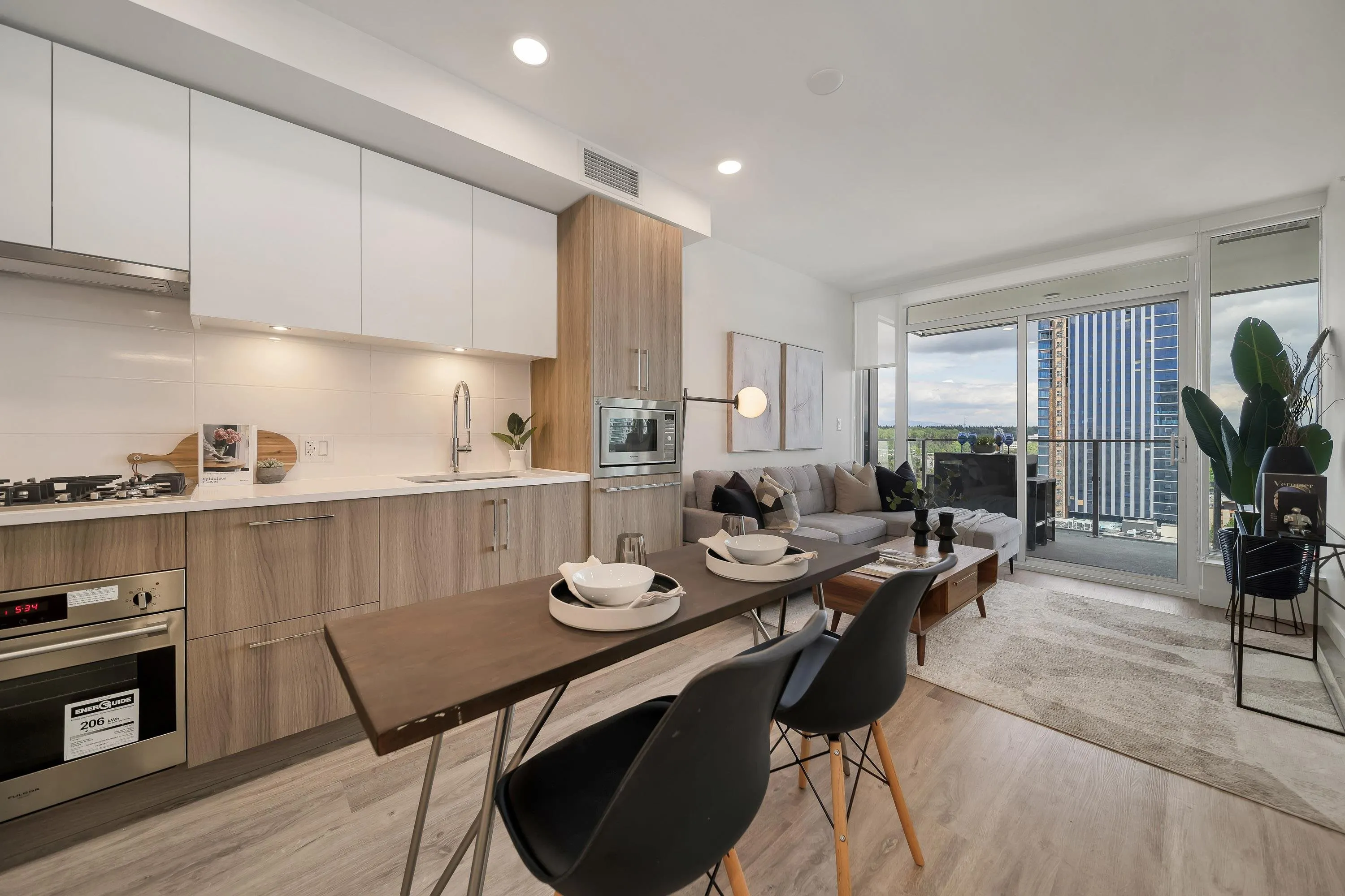 1808 9675 King George Boulevard