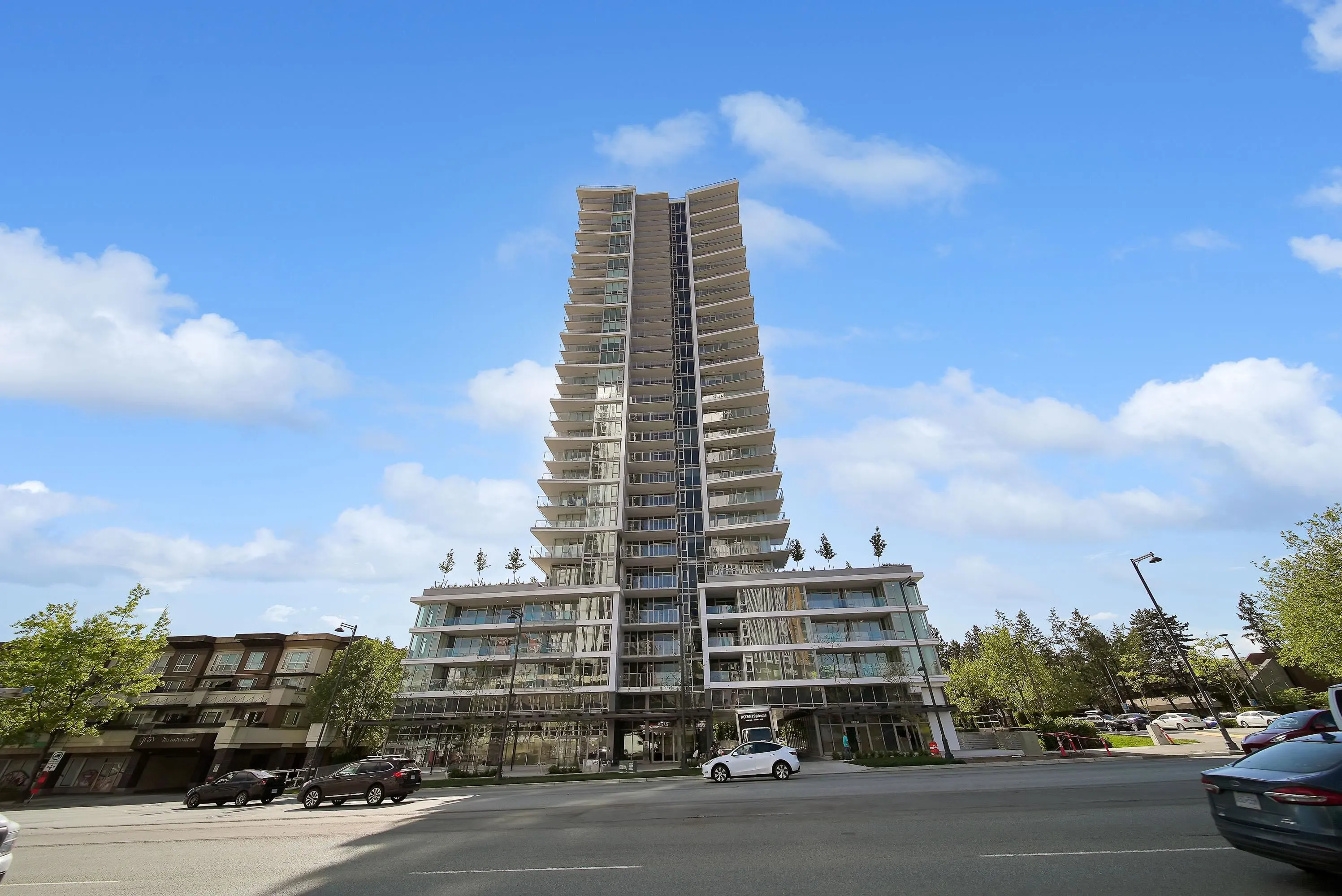 1808 9675 King George Boulevard