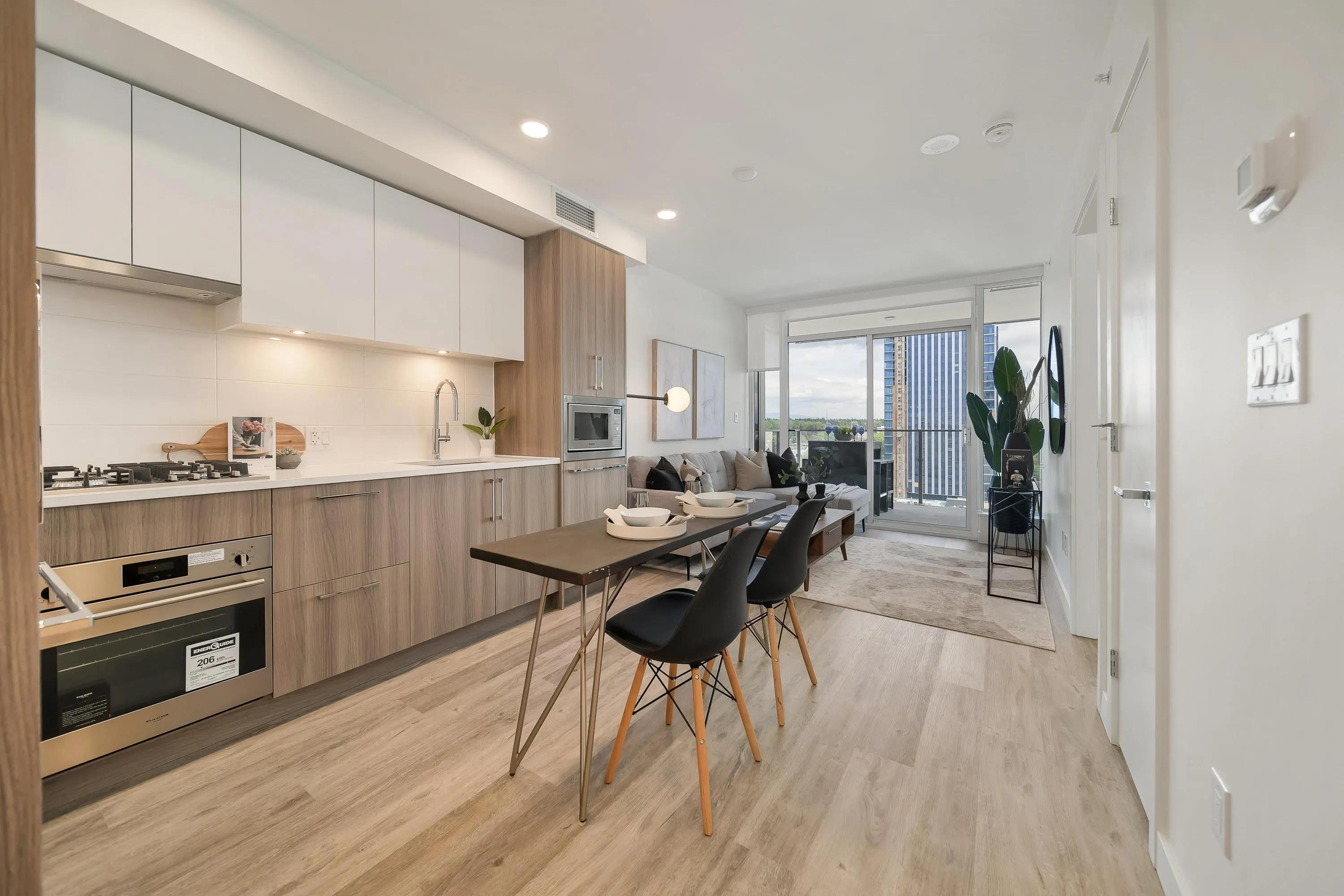 1808 9675 King George Boulevard