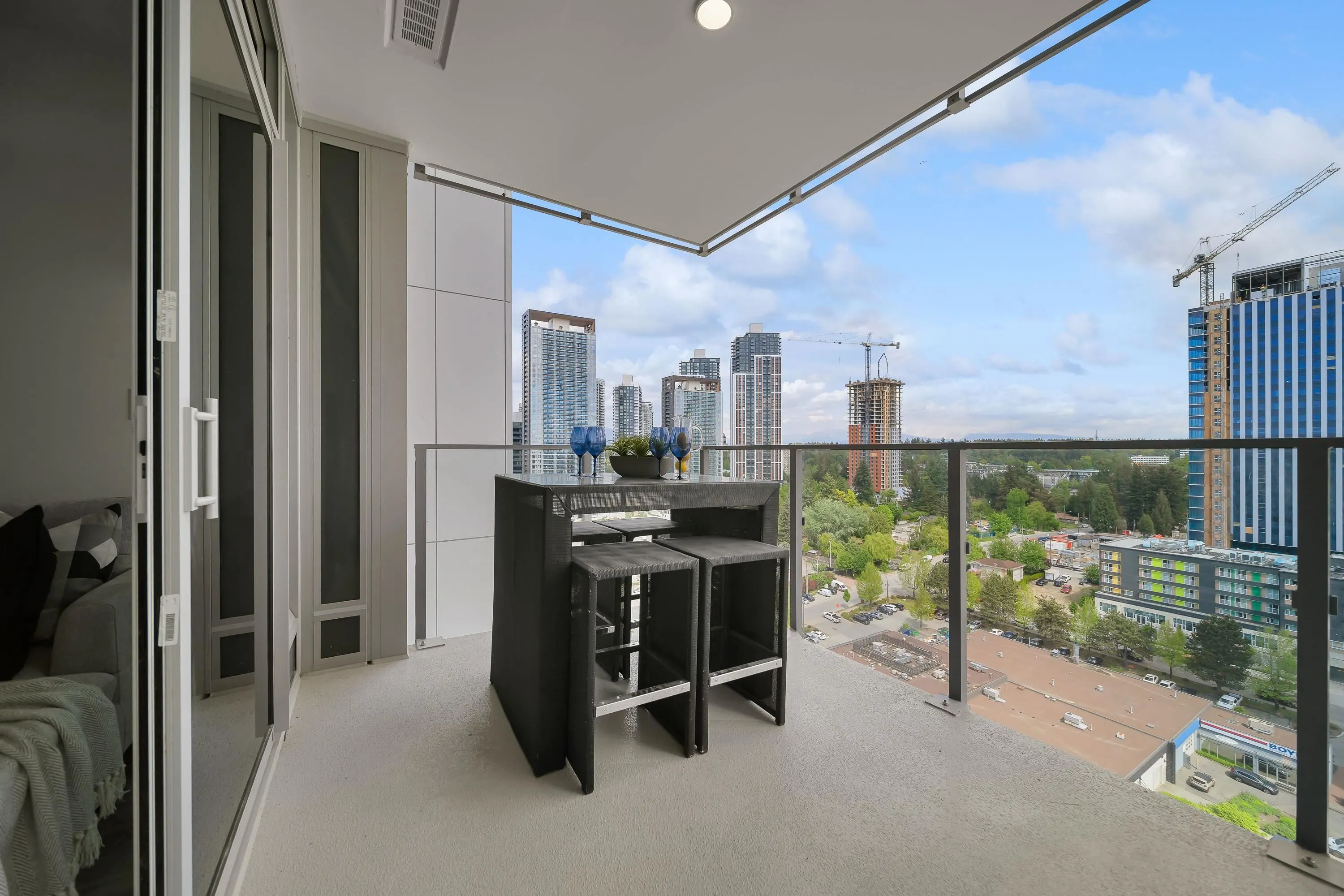 1808 9675 King George Boulevard