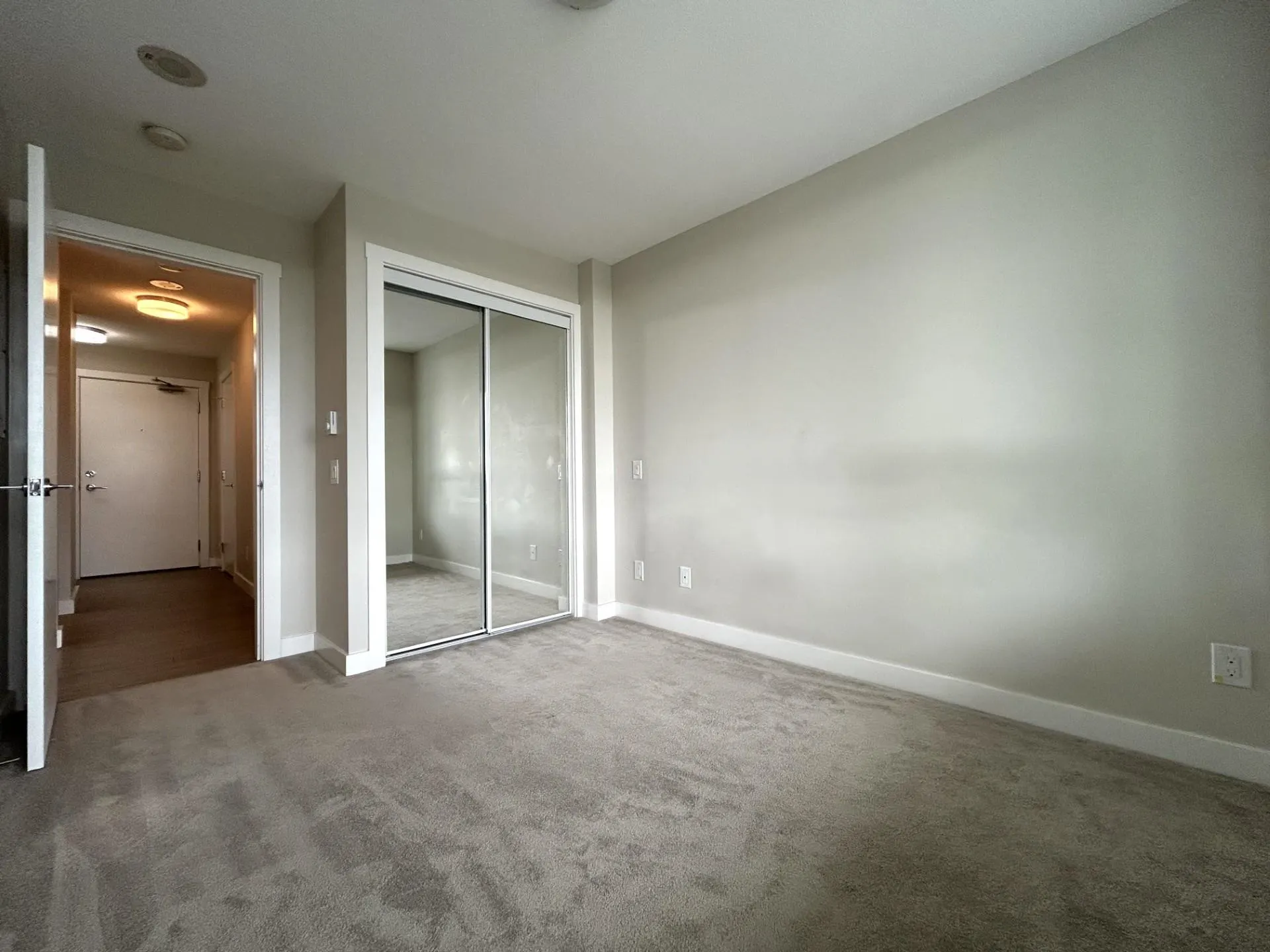 1707 570 Emerson Street