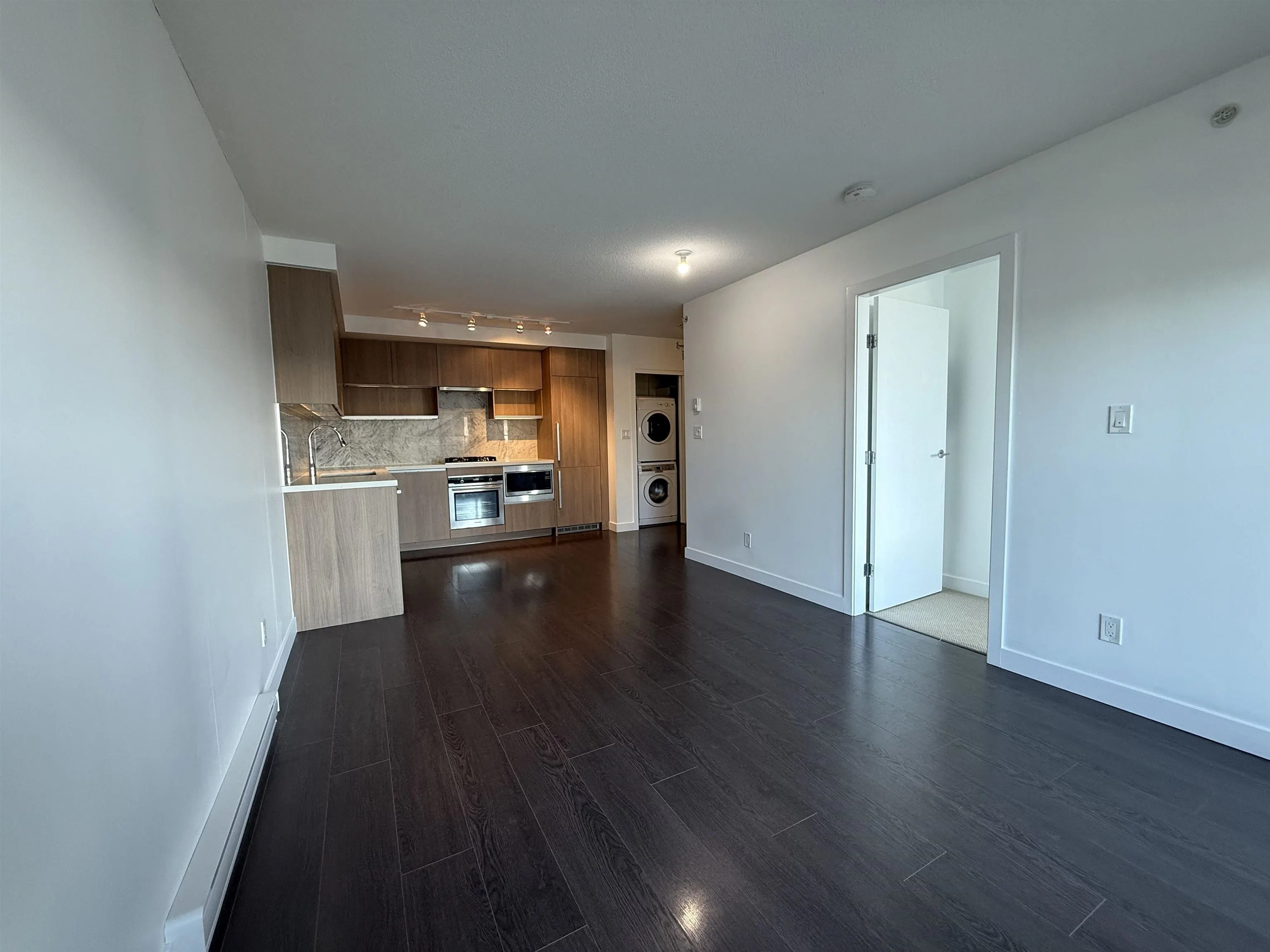 3307 13696 100 Avenue