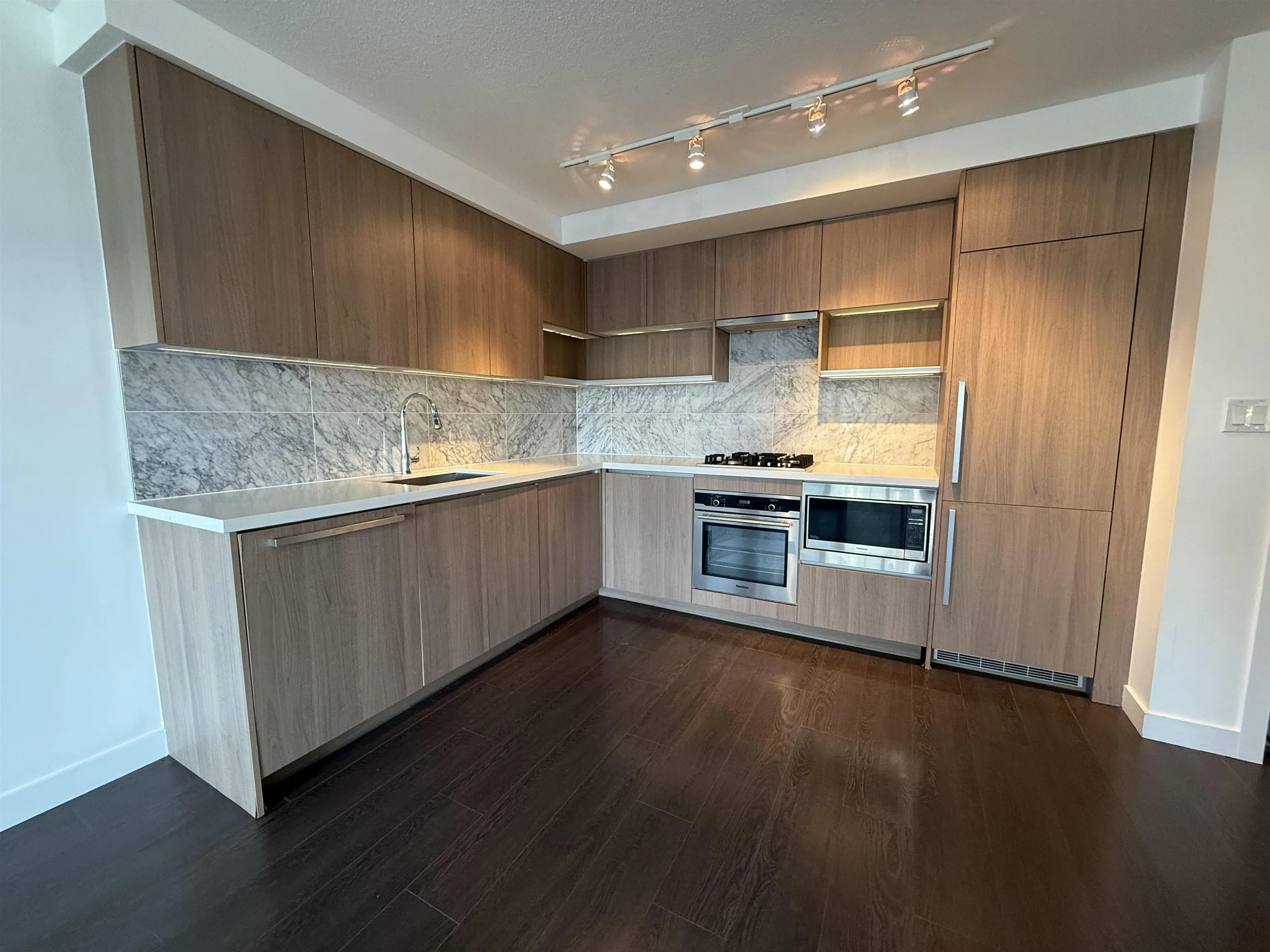 3307 13696 100 Avenue