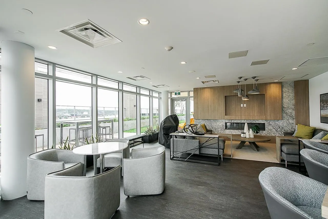 2810 908 Quayside Drive
