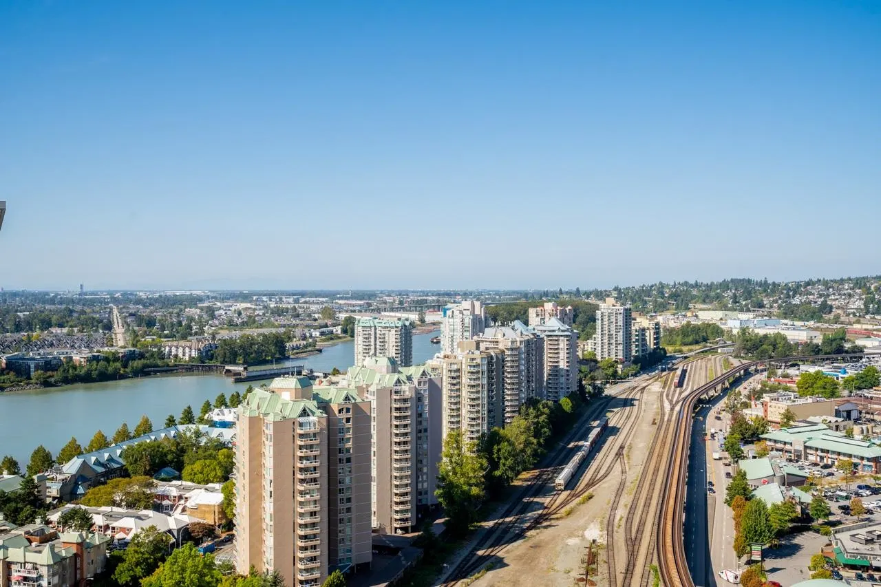 2810 908 Quayside Drive