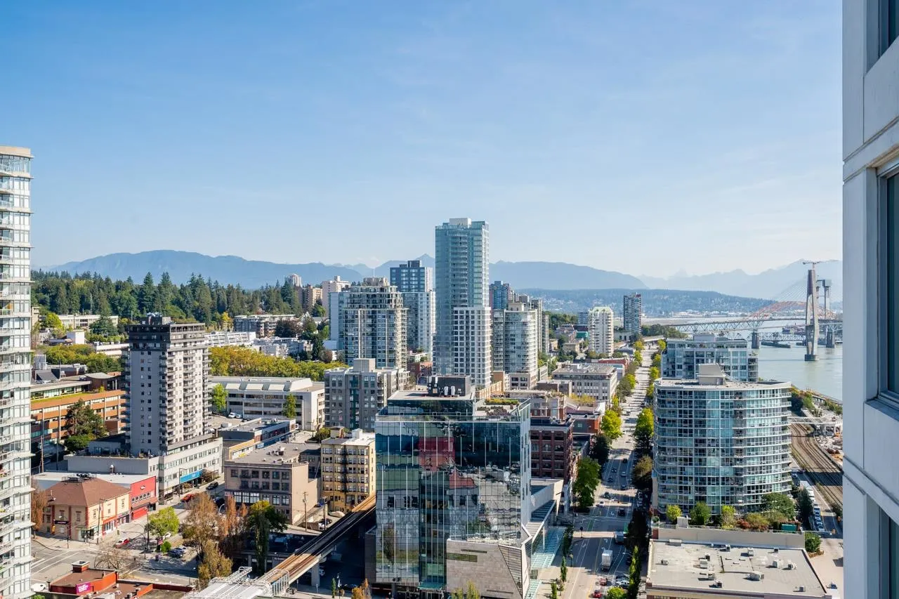 2810 908 Quayside Drive