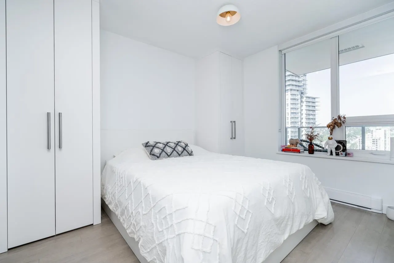 2810 908 Quayside Drive