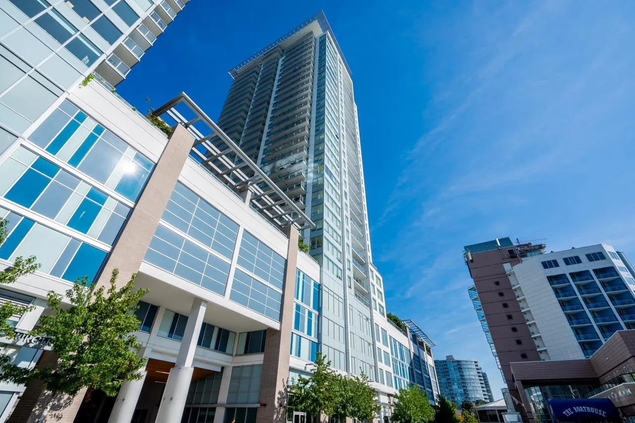 2810 908 Quayside Drive