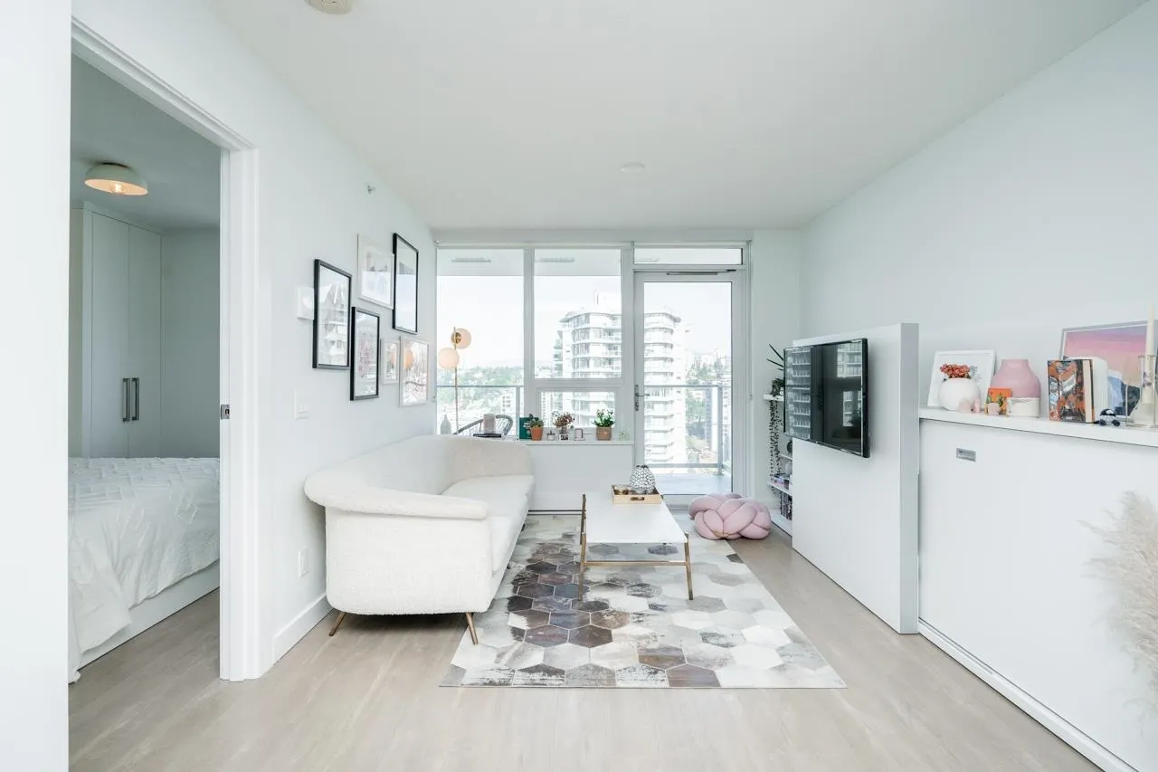 2810 908 Quayside Drive