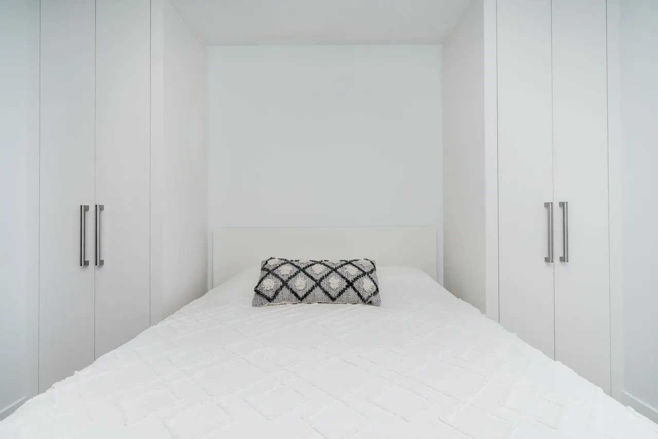2810 908 Quayside Drive