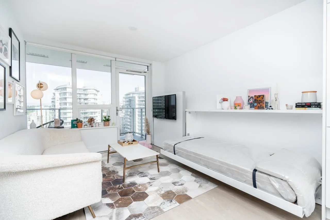 2810 908 Quayside Drive