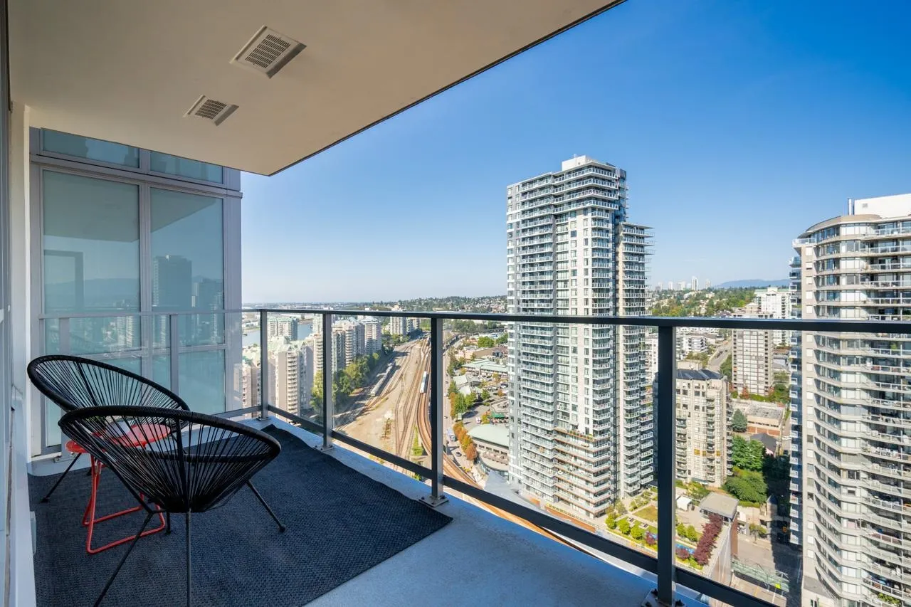 2810 908 Quayside Drive