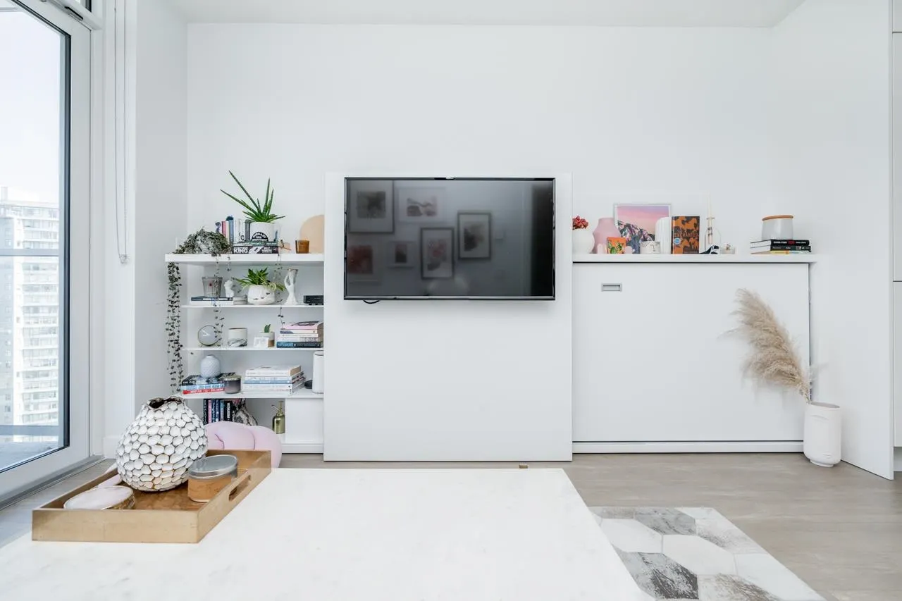 2810 908 Quayside Drive