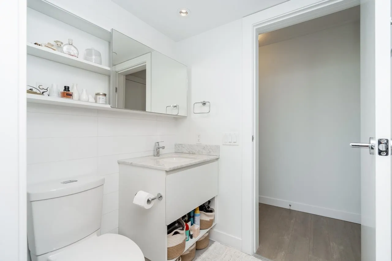 2810 908 Quayside Drive