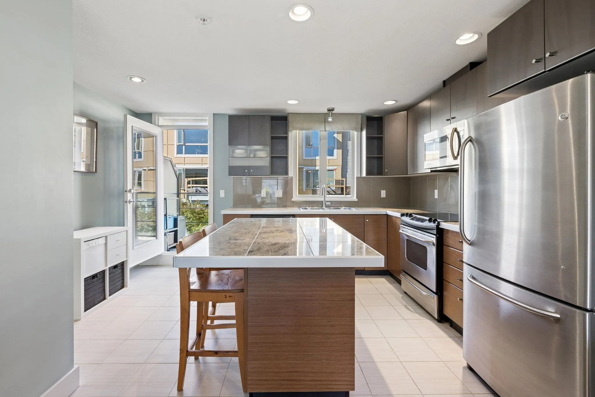 22 728 W 14th Street