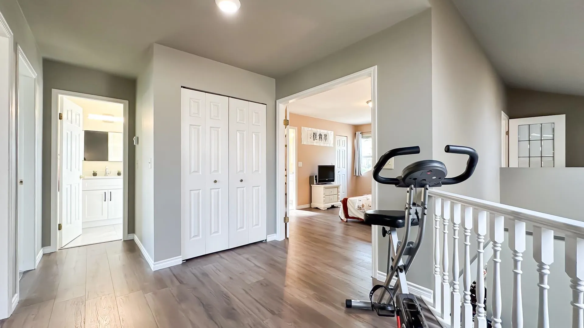2739 Goldstream Crescent