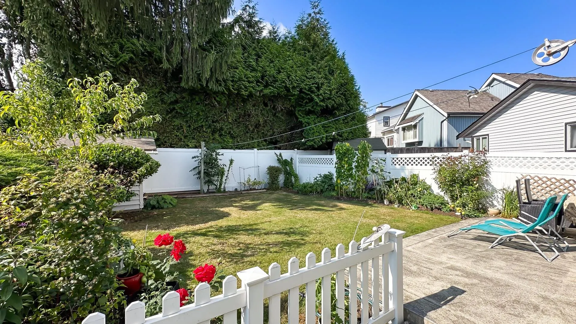 2739 Goldstream Crescent
