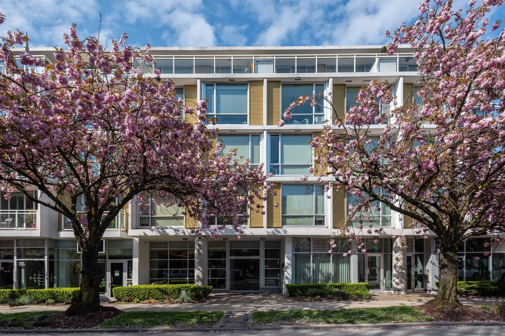 416 1635 West 3rd Avenue