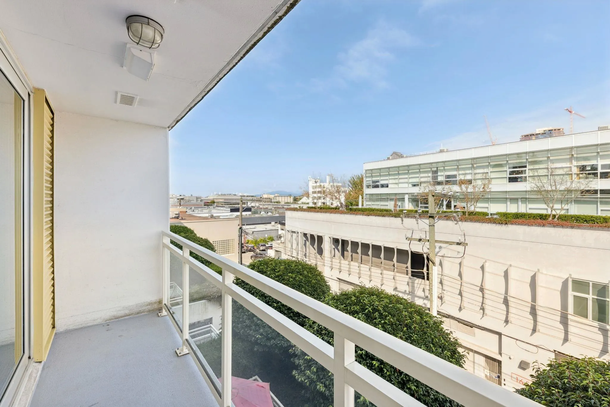 416 1635 West 3rd Avenue