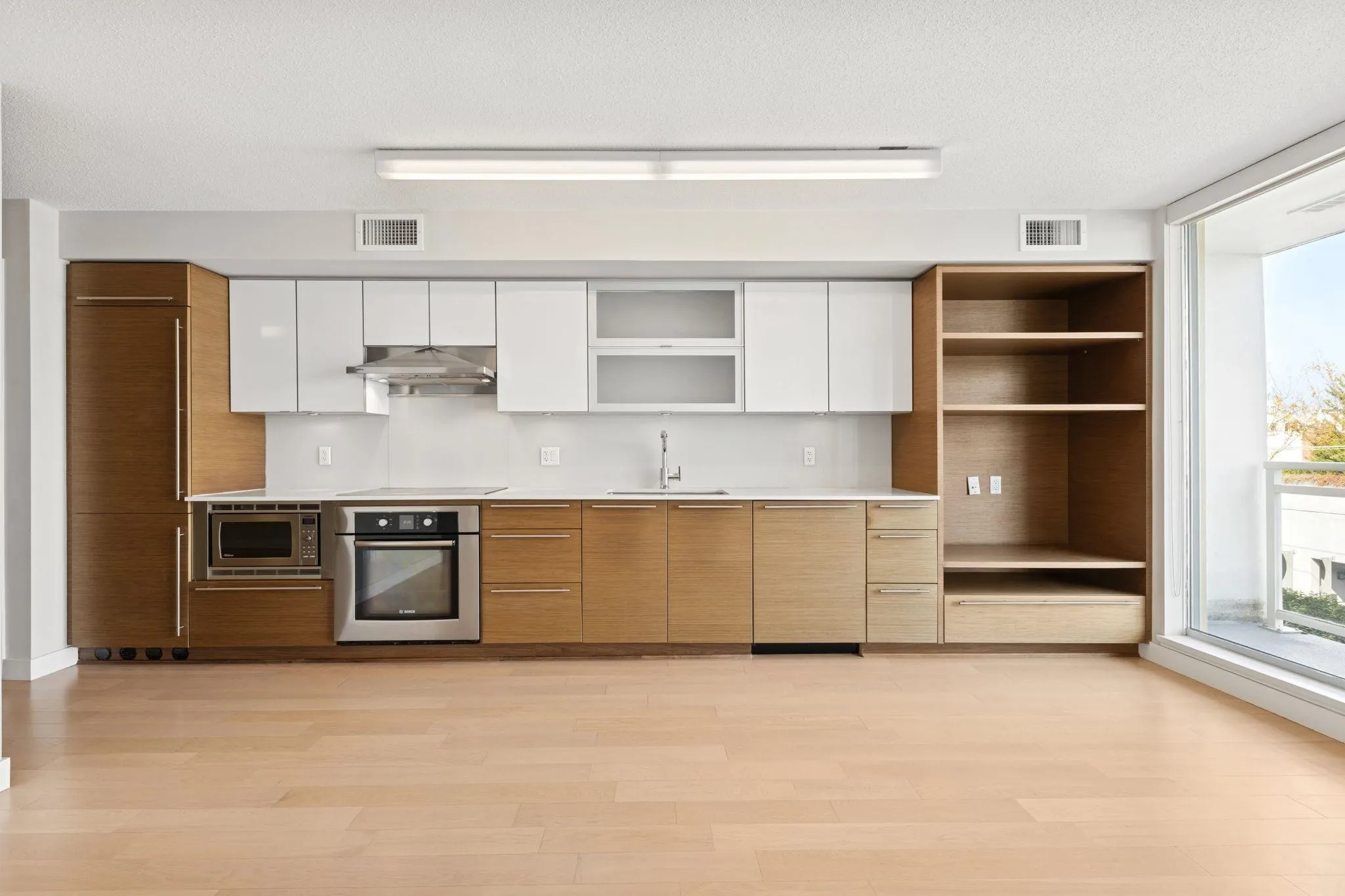 416 1635 West 3rd Avenue