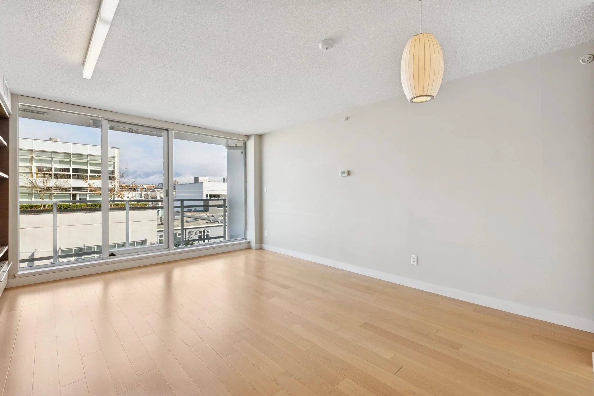 416 1635 West 3rd Avenue