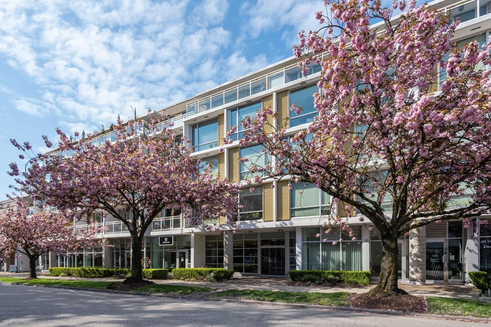 416 1635 West 3rd Avenue