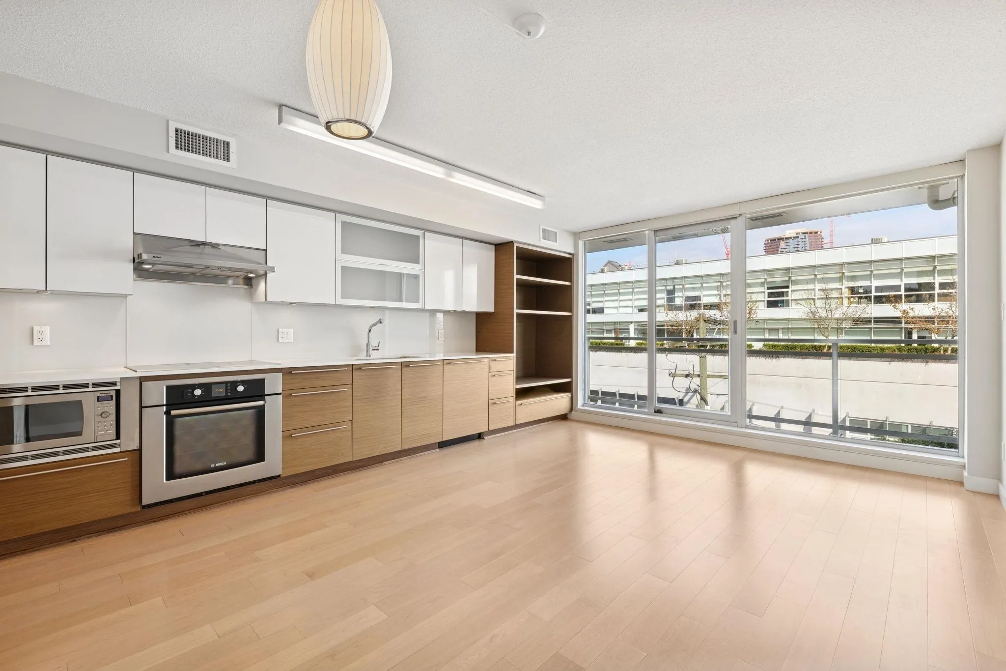 416 1635 West 3rd Avenue