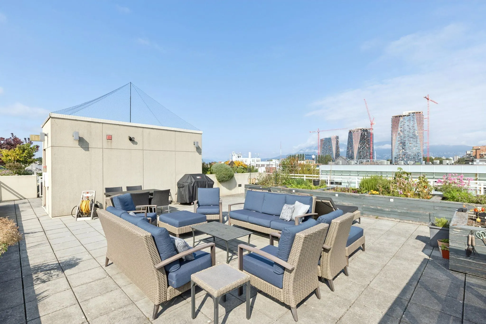 416 1635 West 3rd Avenue