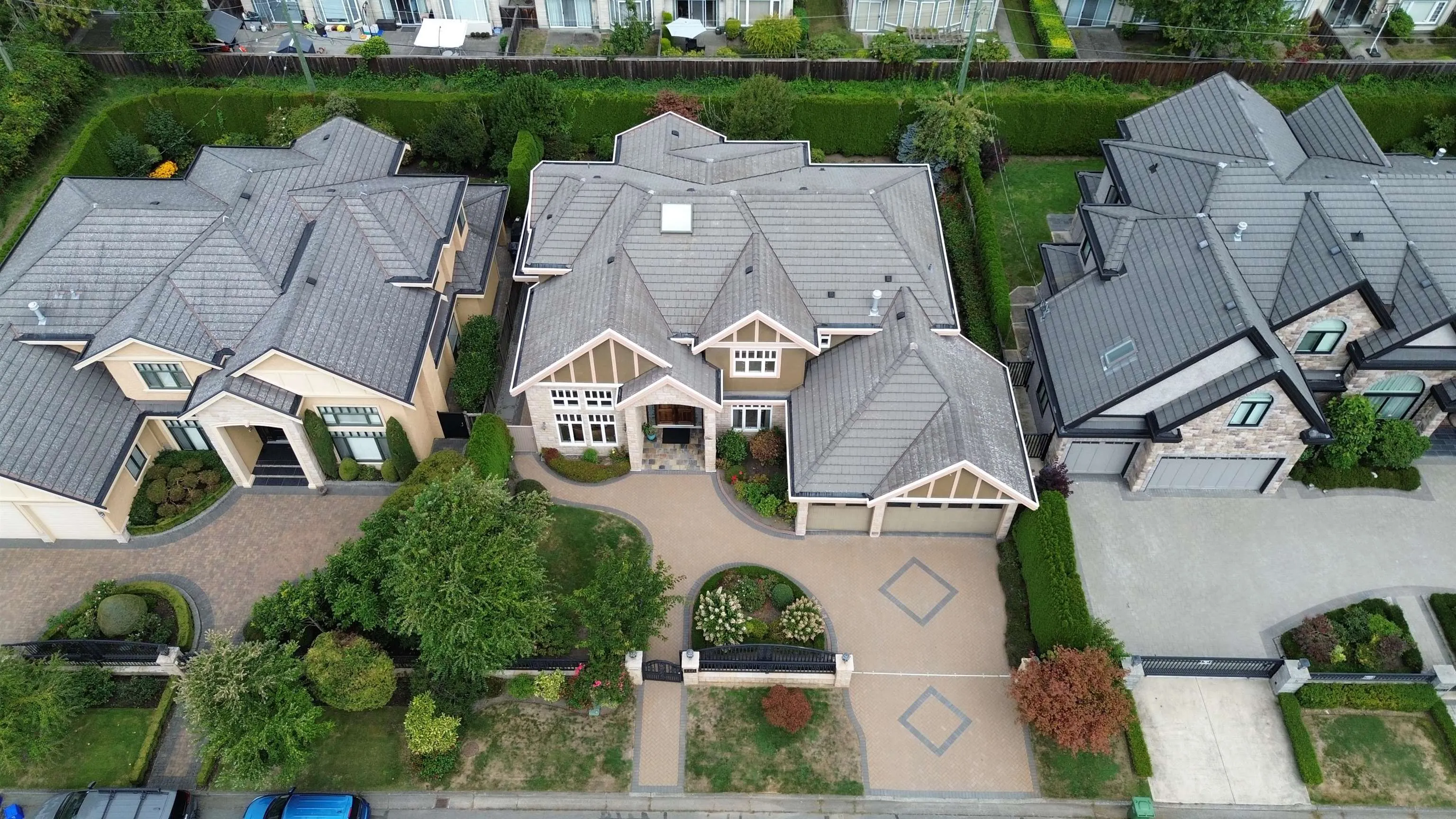 7791 Sunnymede Crescent