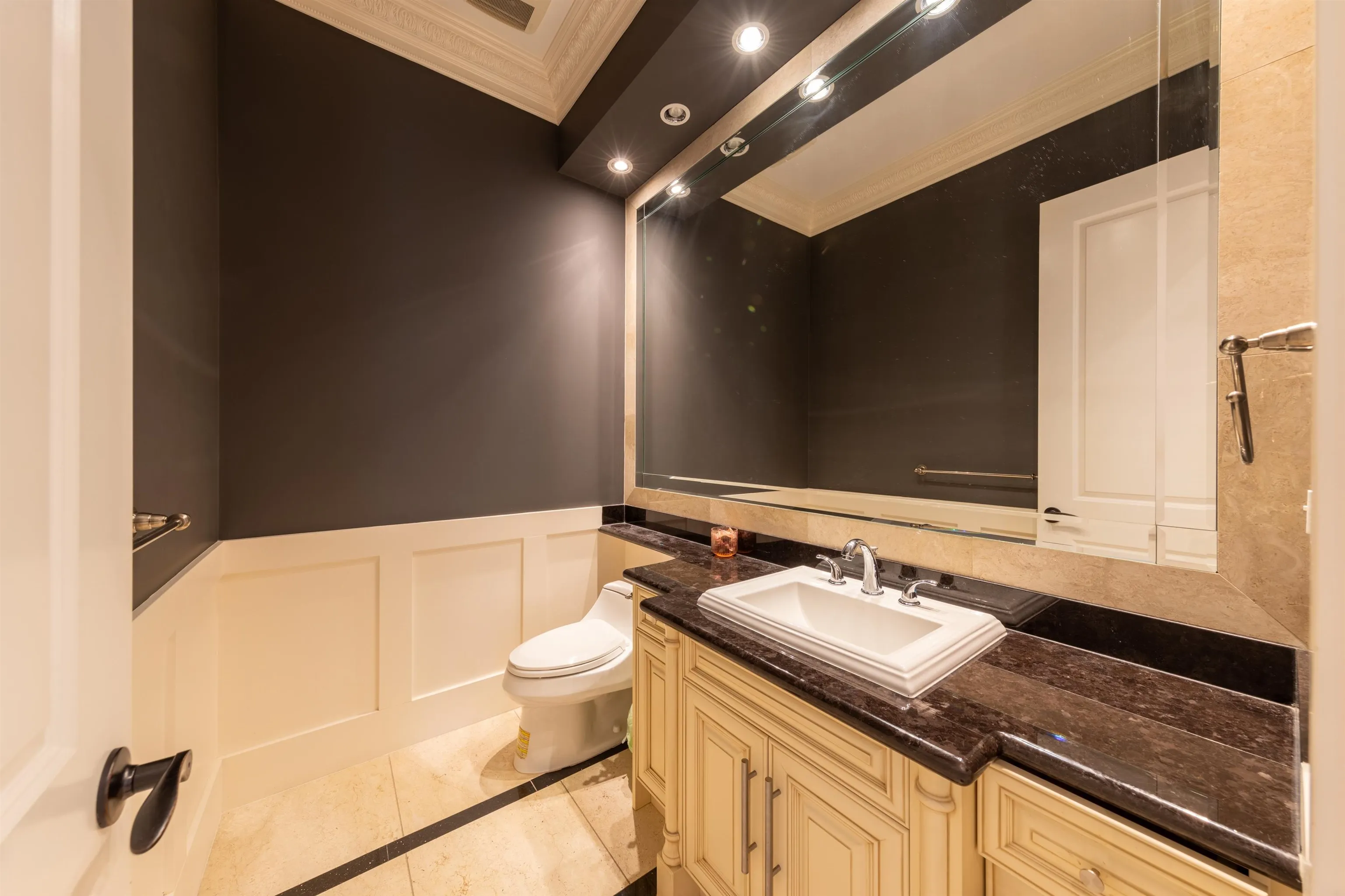 7791 Sunnymede Crescent