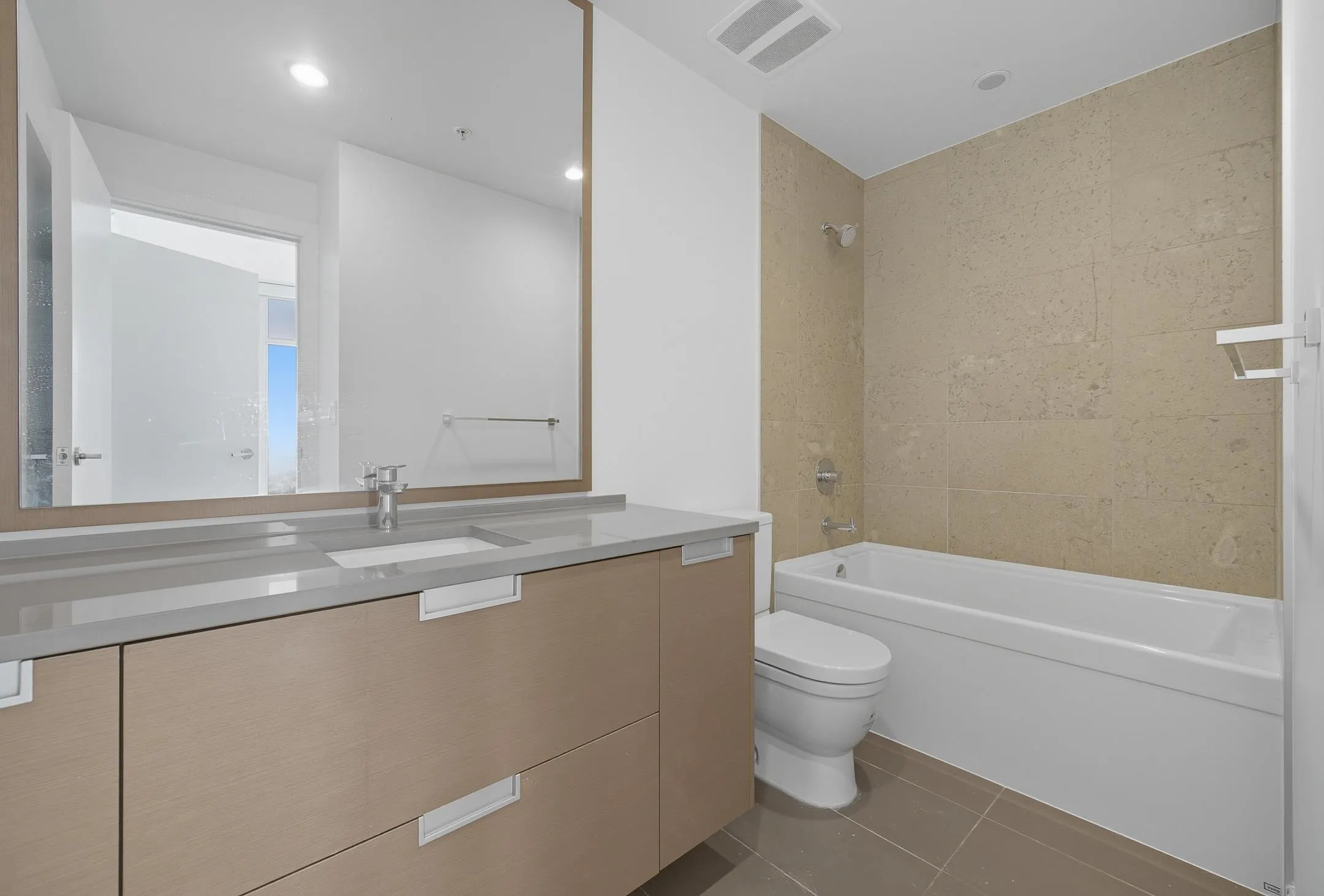 2603 4688 Kingsway