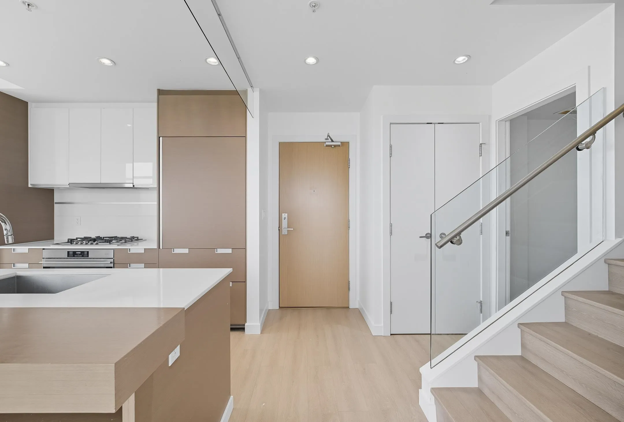 2603 4688 Kingsway