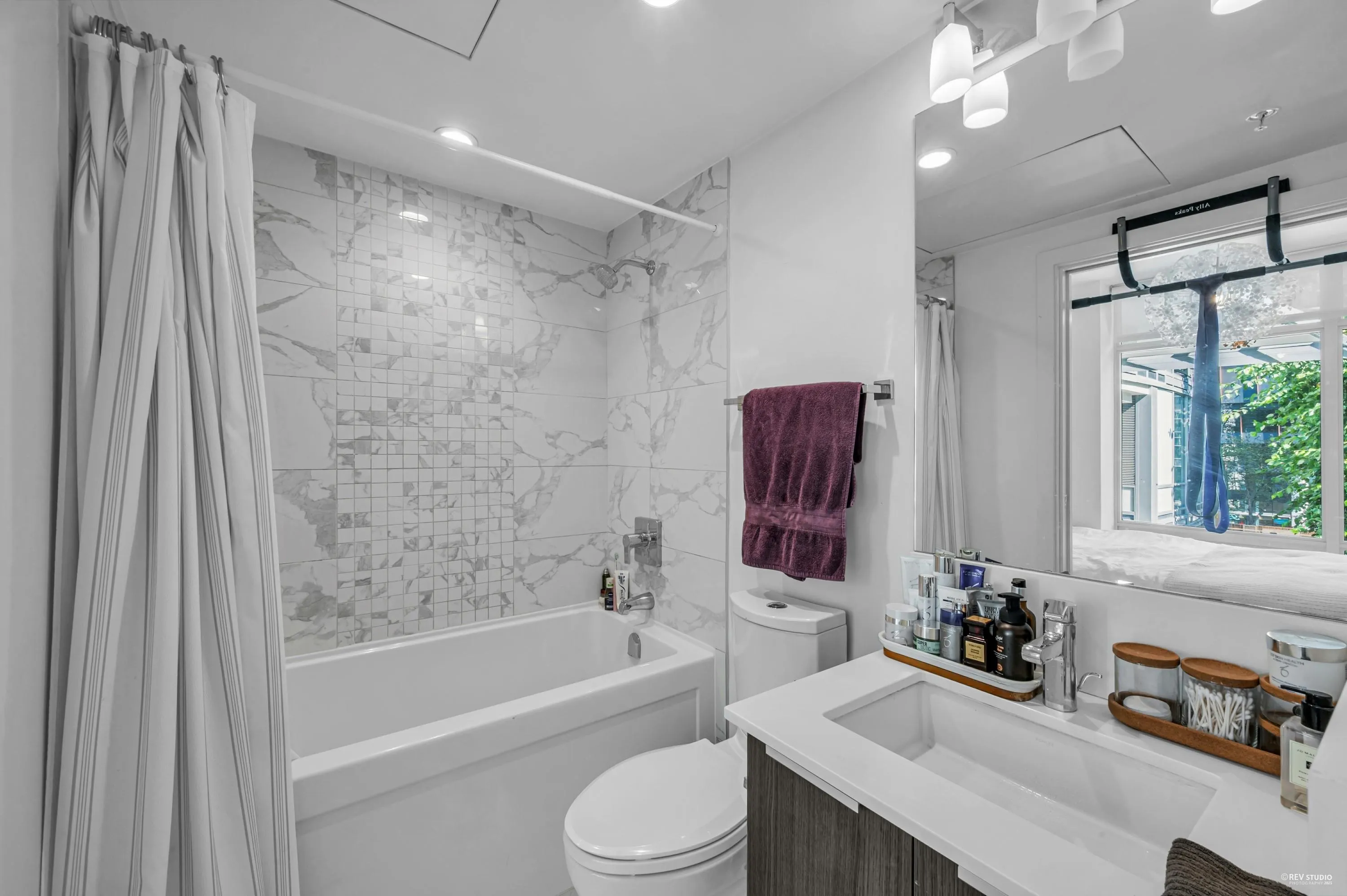 513 1283 Howe Street