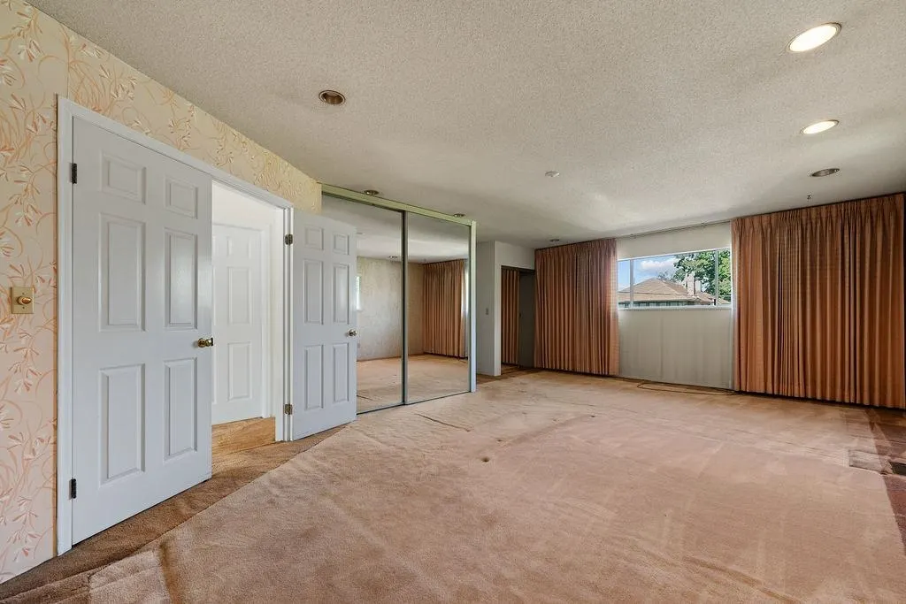 2017 W 48th Avenue